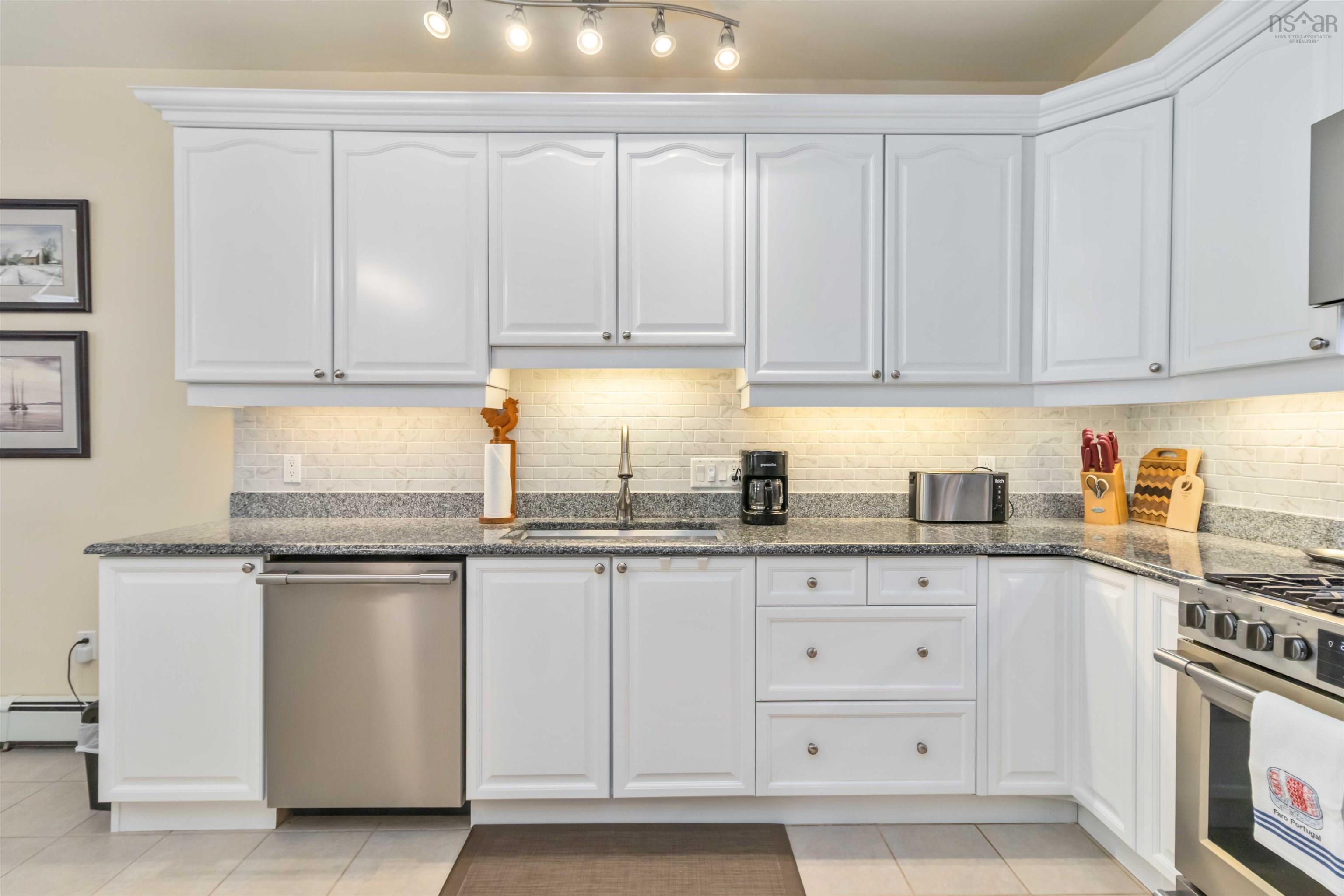 34 Greenside Lane photo #17