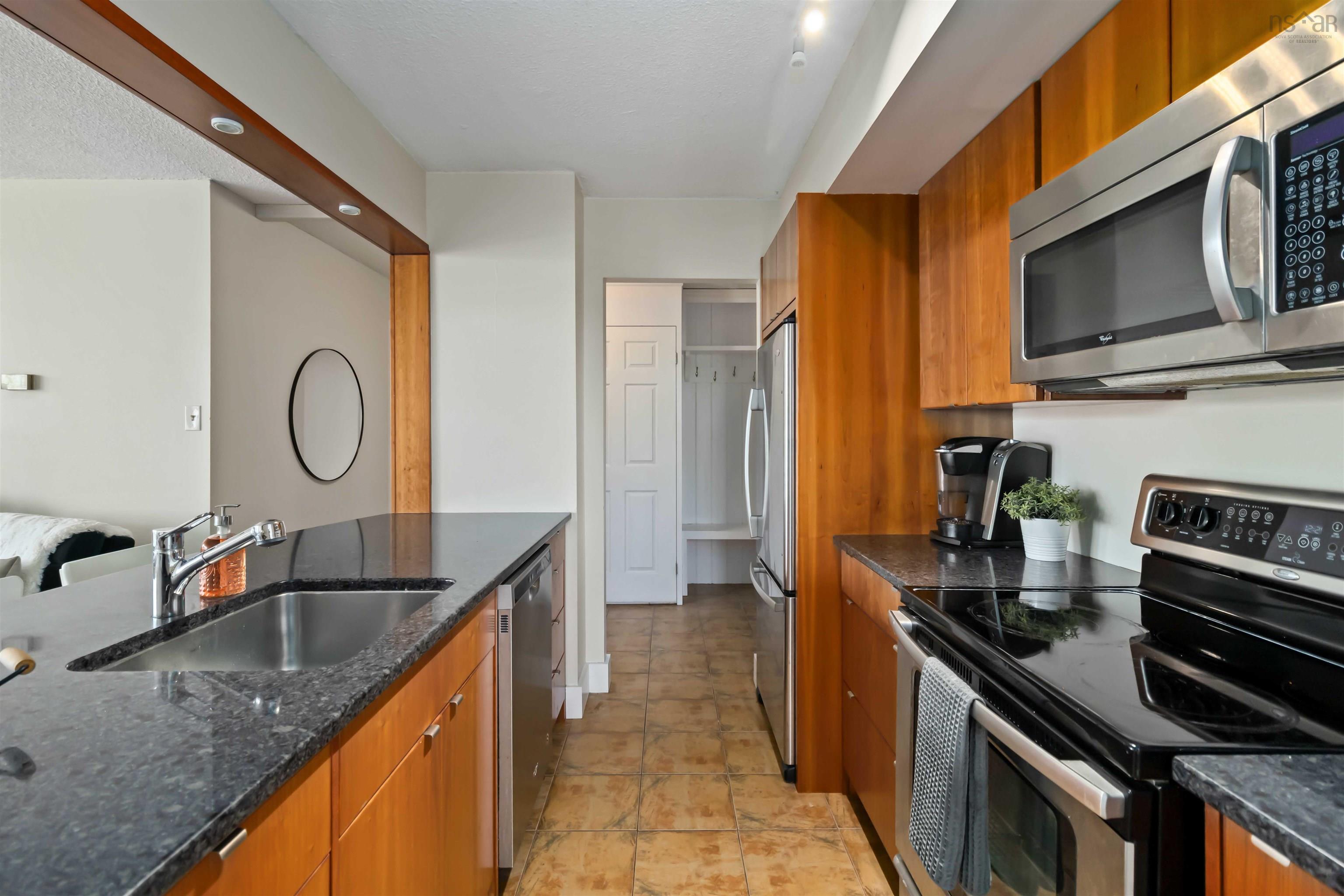 109 105 Dunbrack Street photo #3