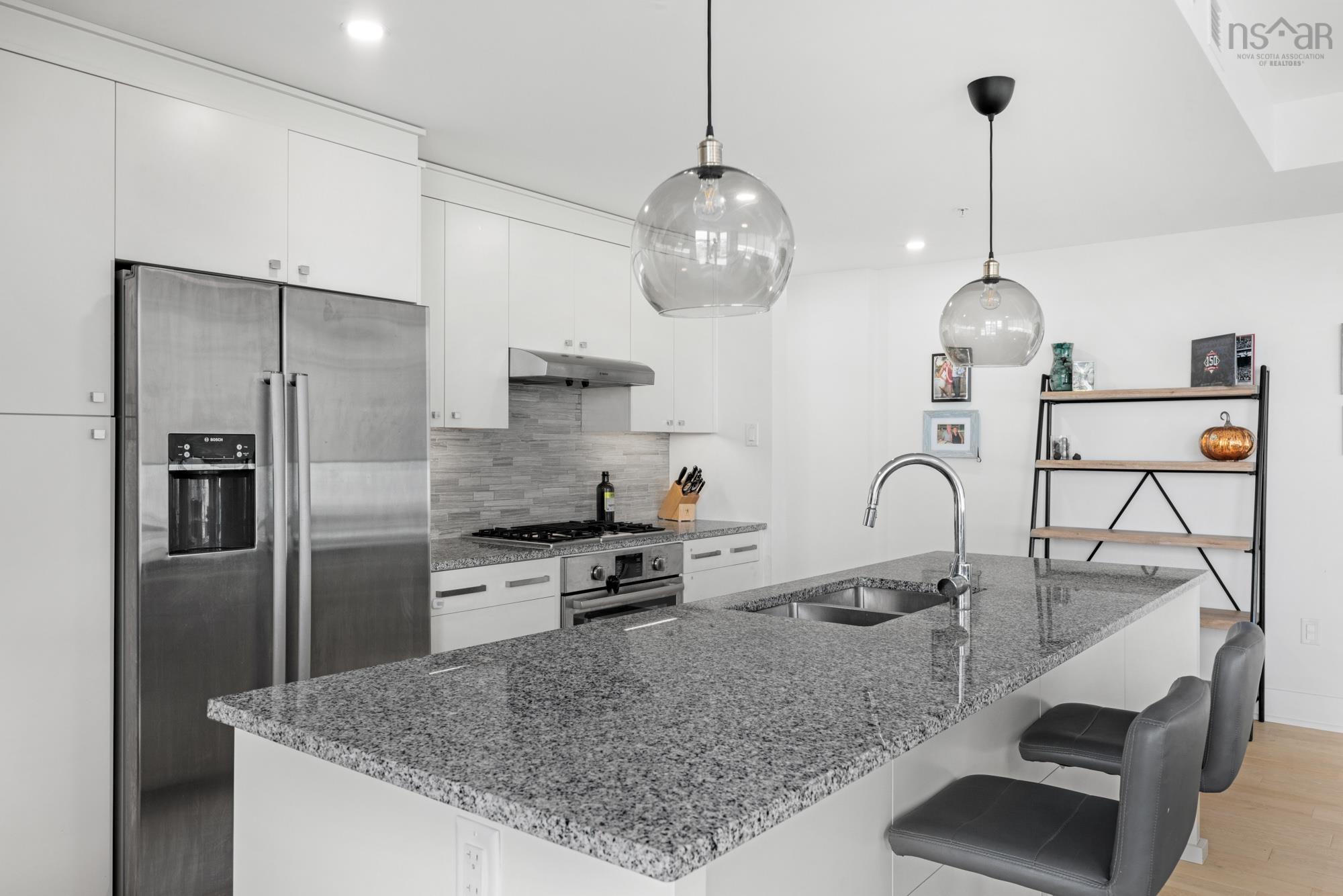 206 67 Kings Wharf Place photo #18