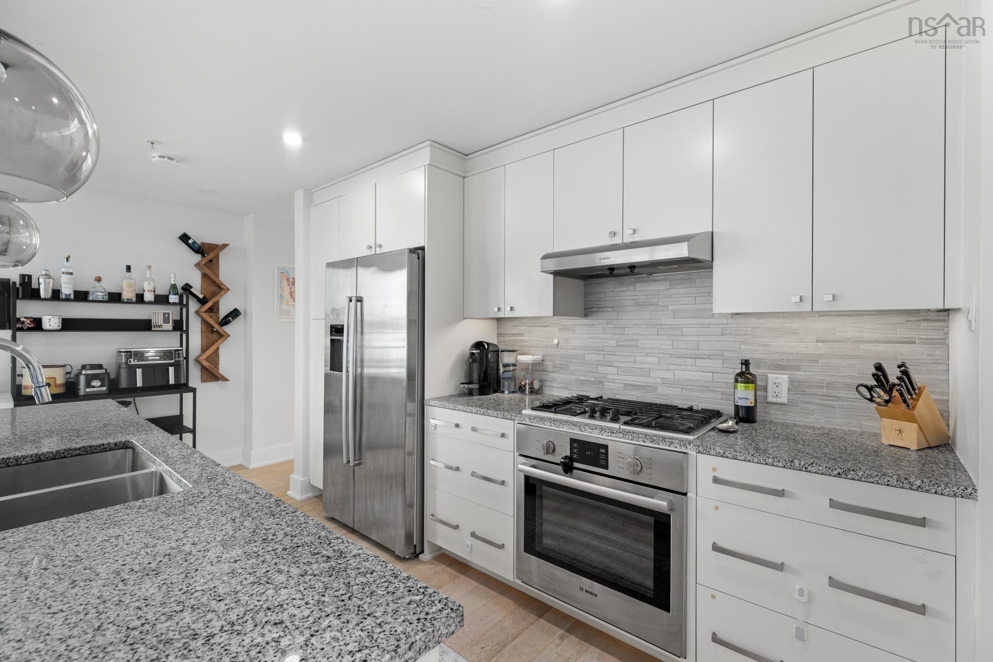 206 67 Kings Wharf Place photo #19