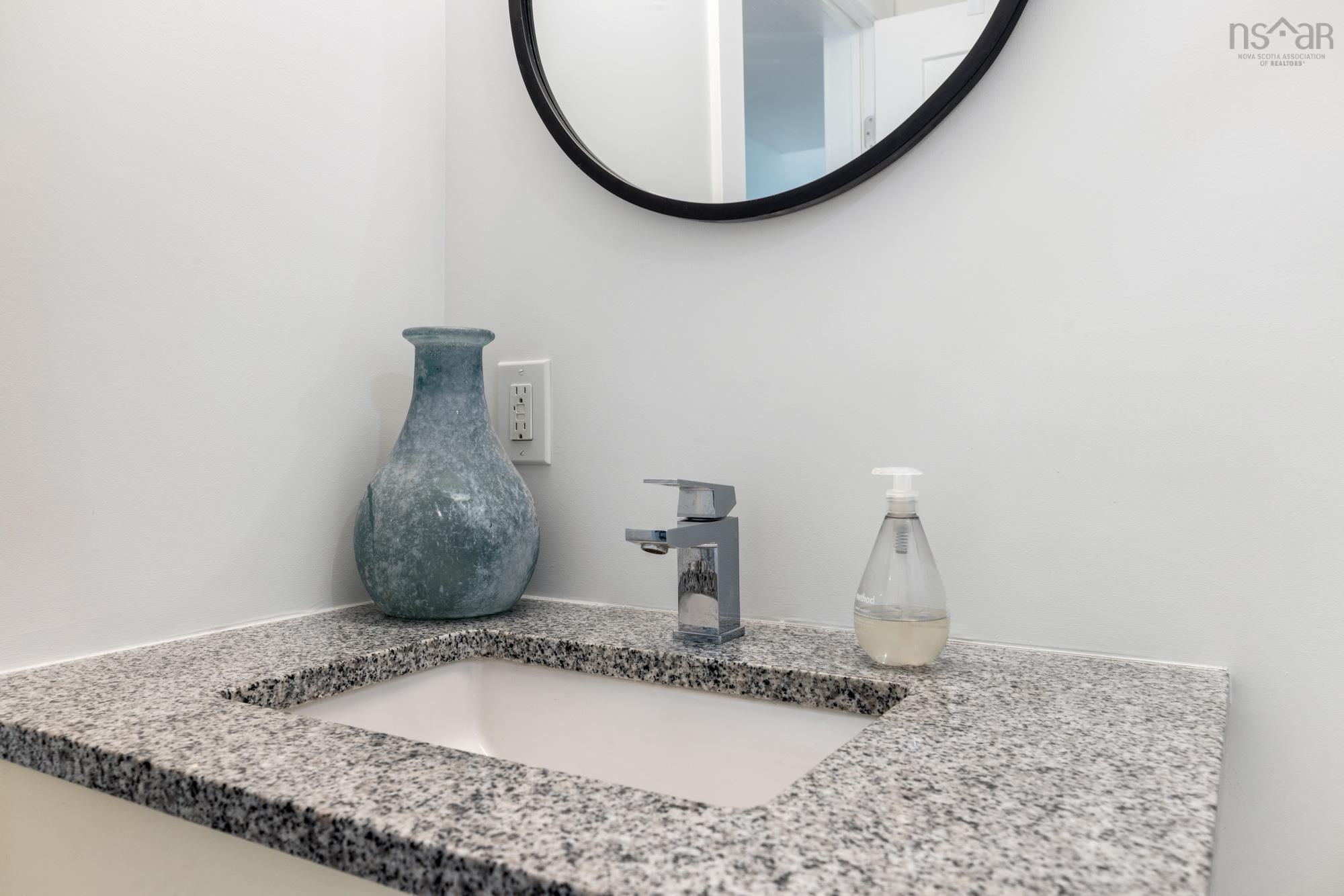 206 67 Kings Wharf Place photo #25