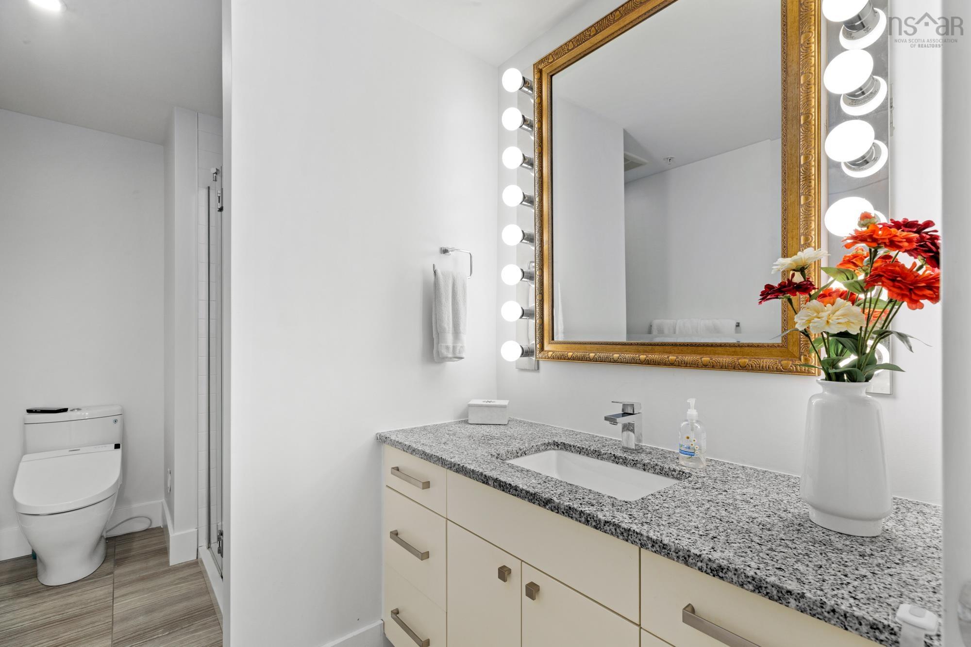 206 67 Kings Wharf Place photo #31