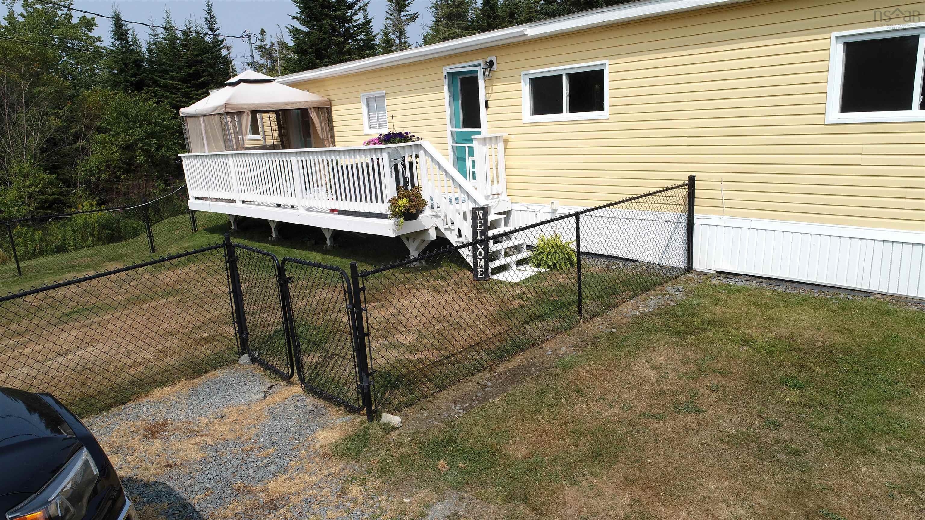 825 East Jeddore Road photo #4