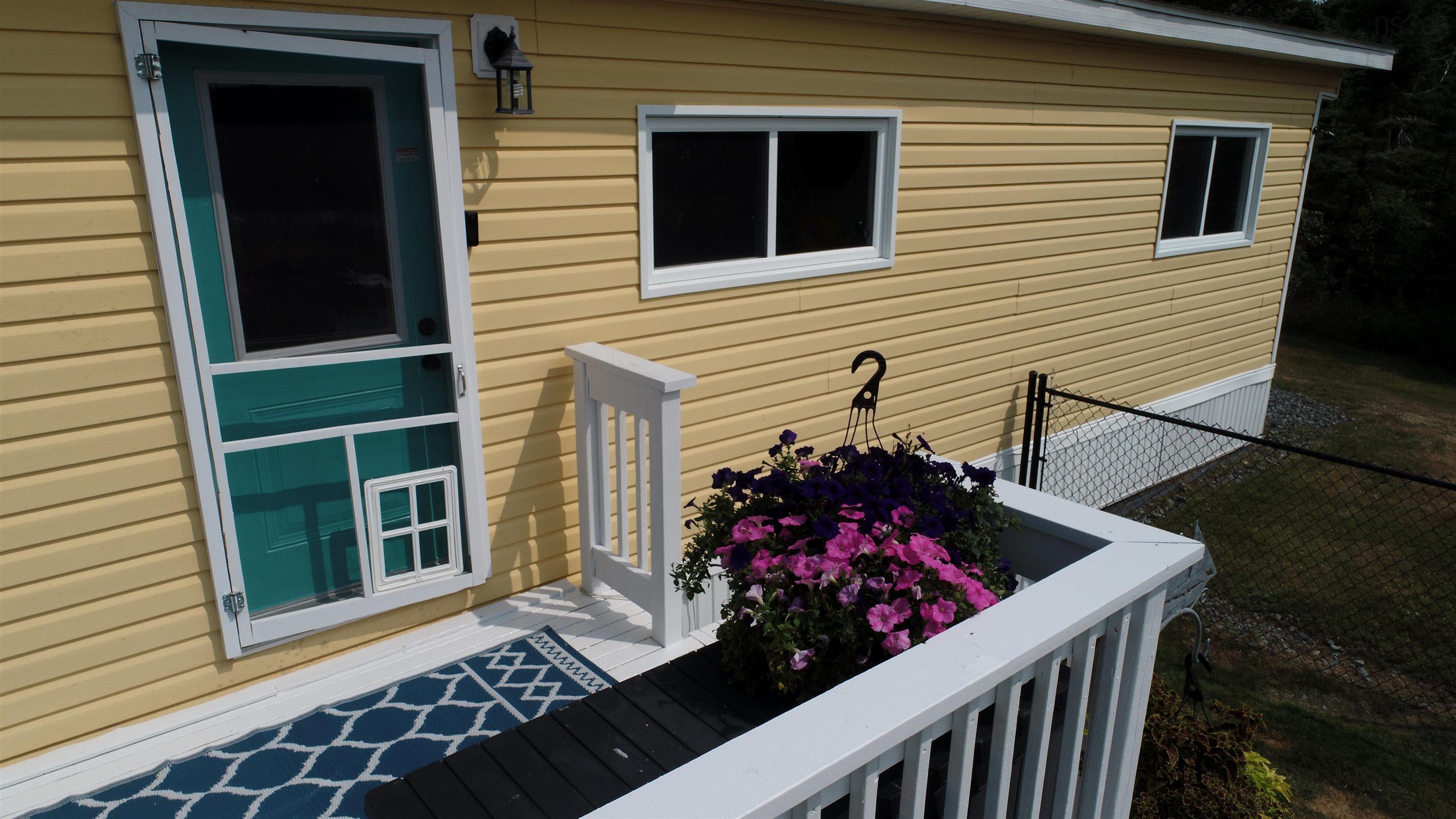 825 East Jeddore Road photo #8