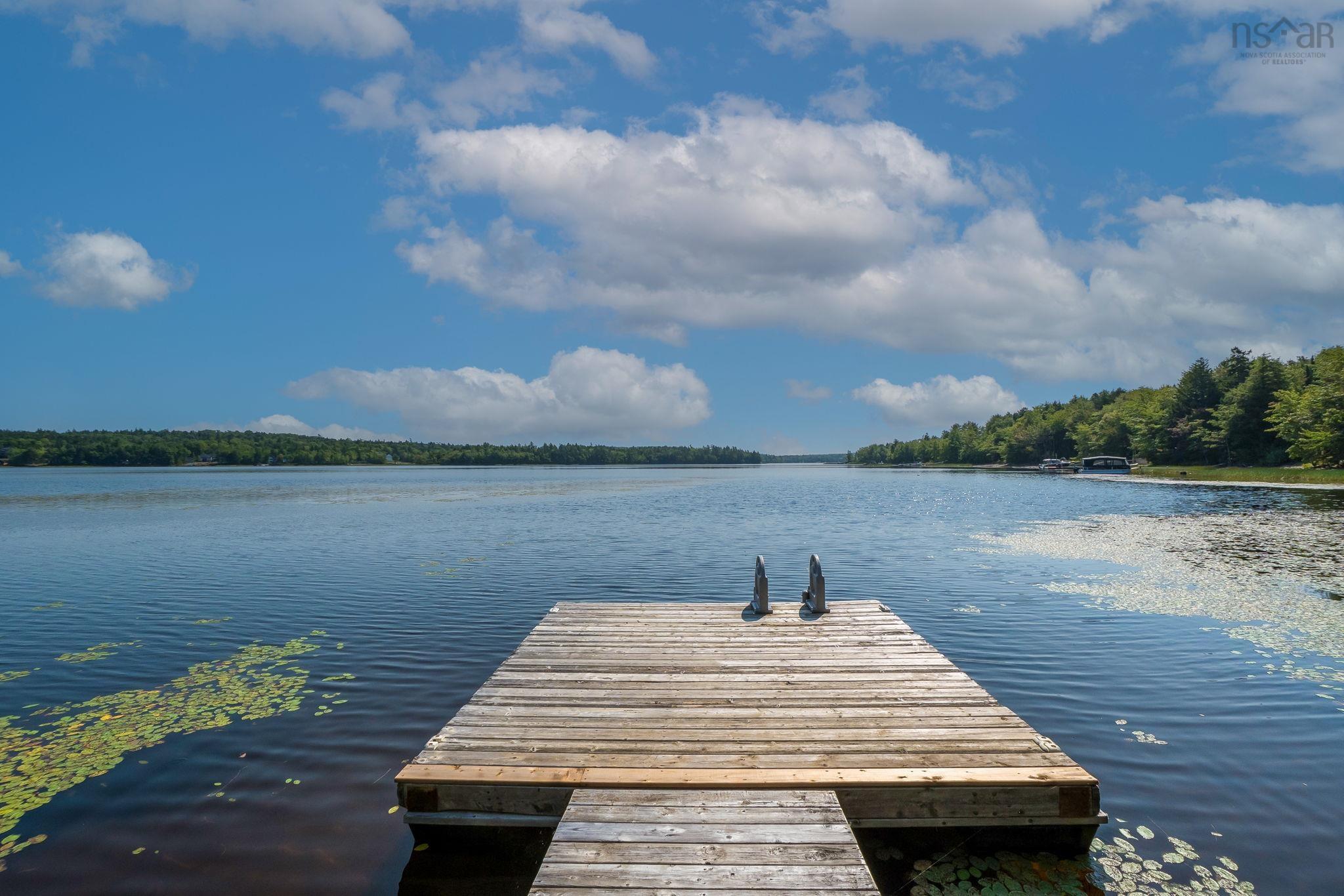 510 Gleneagles Drive photo #2