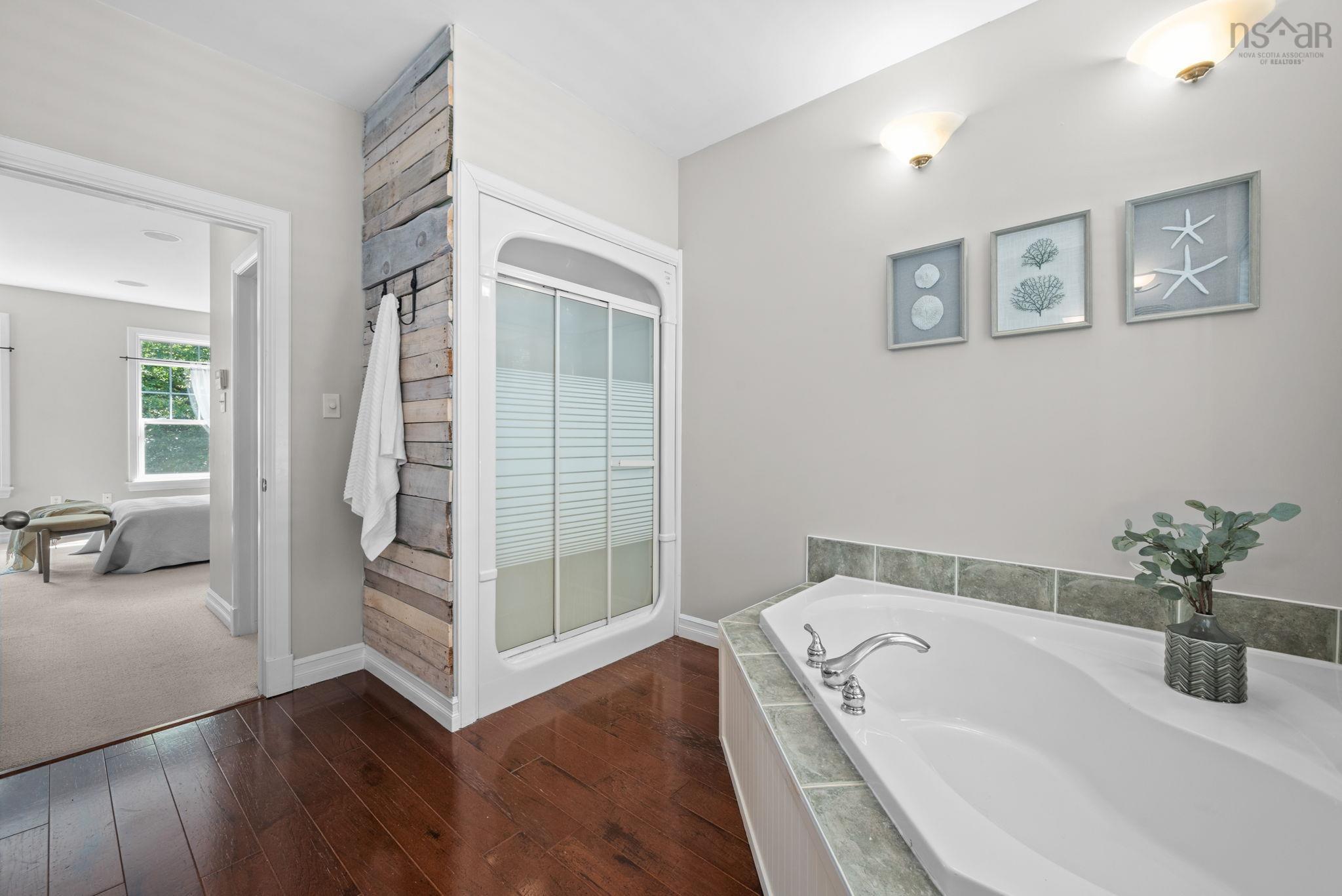 510 Gleneagles Drive photo #15