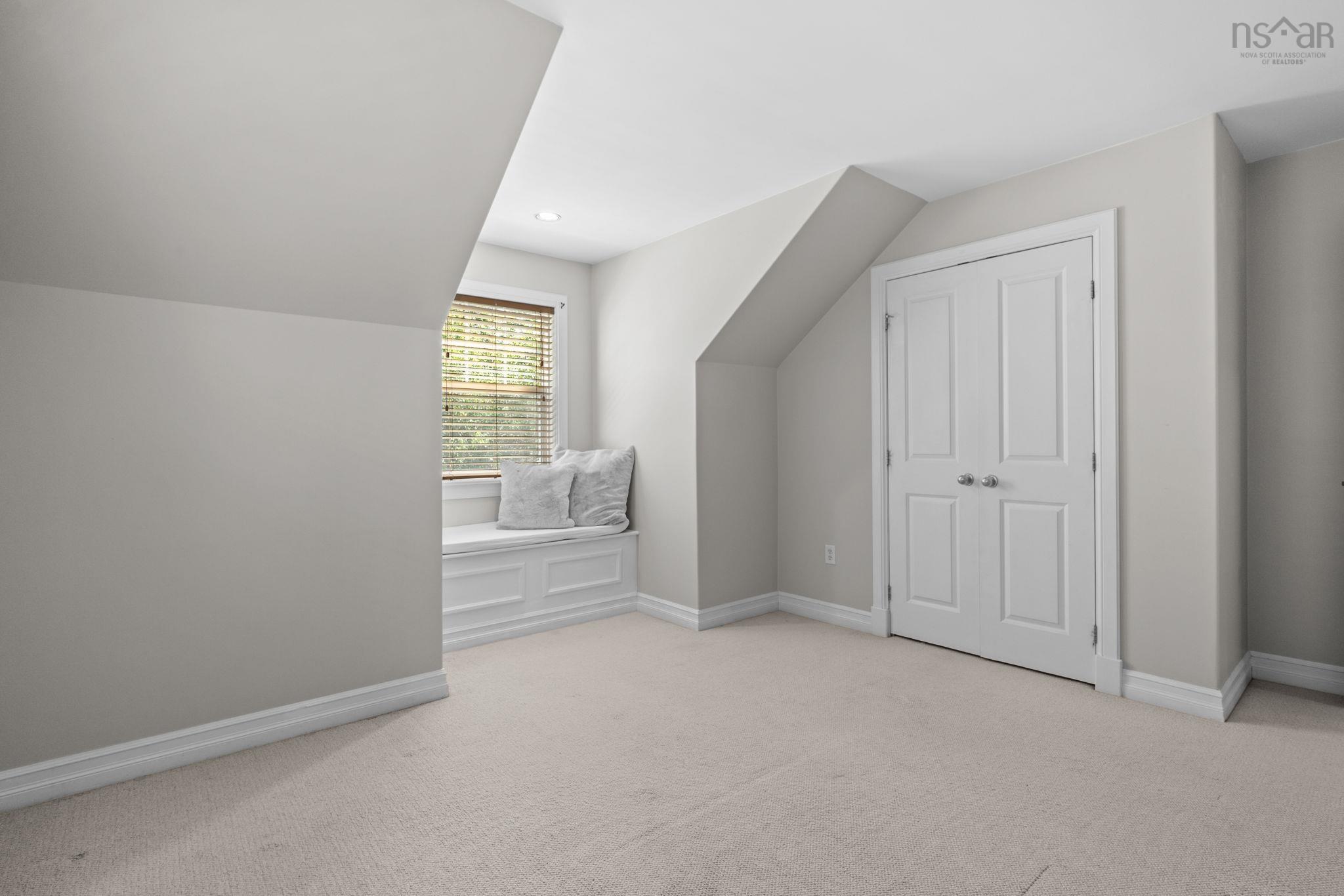 510 Gleneagles Drive photo #22