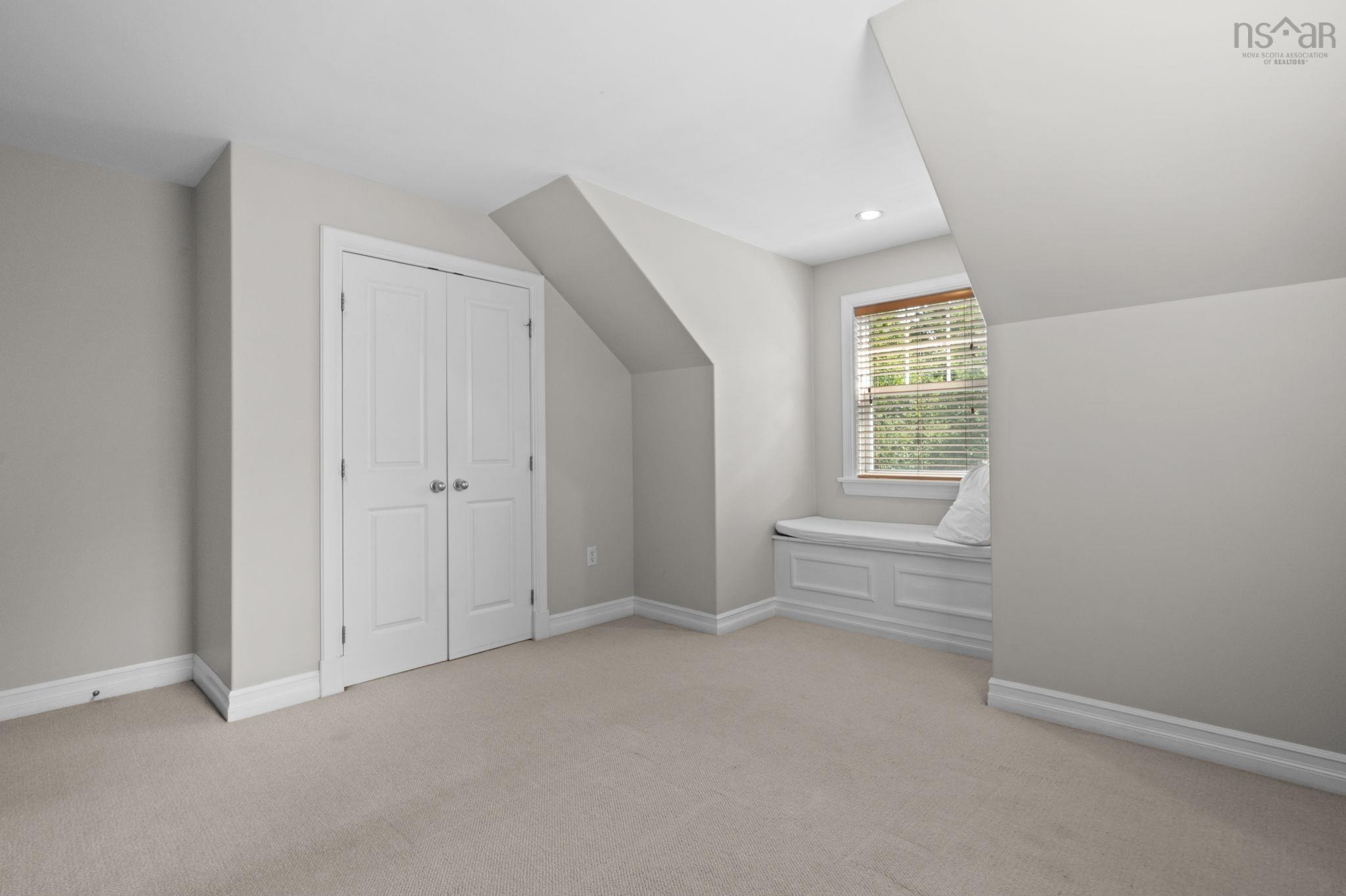 510 Gleneagles Drive photo #23