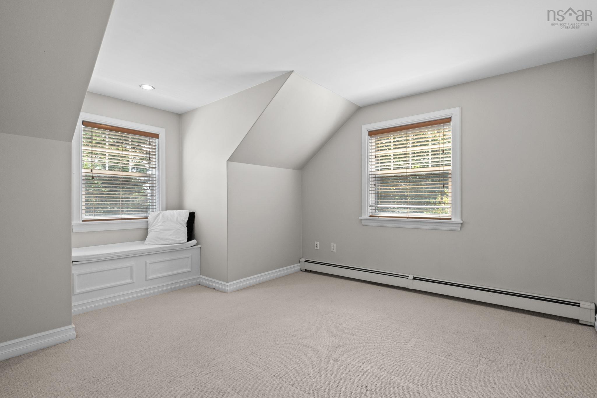 510 Gleneagles Drive photo #25