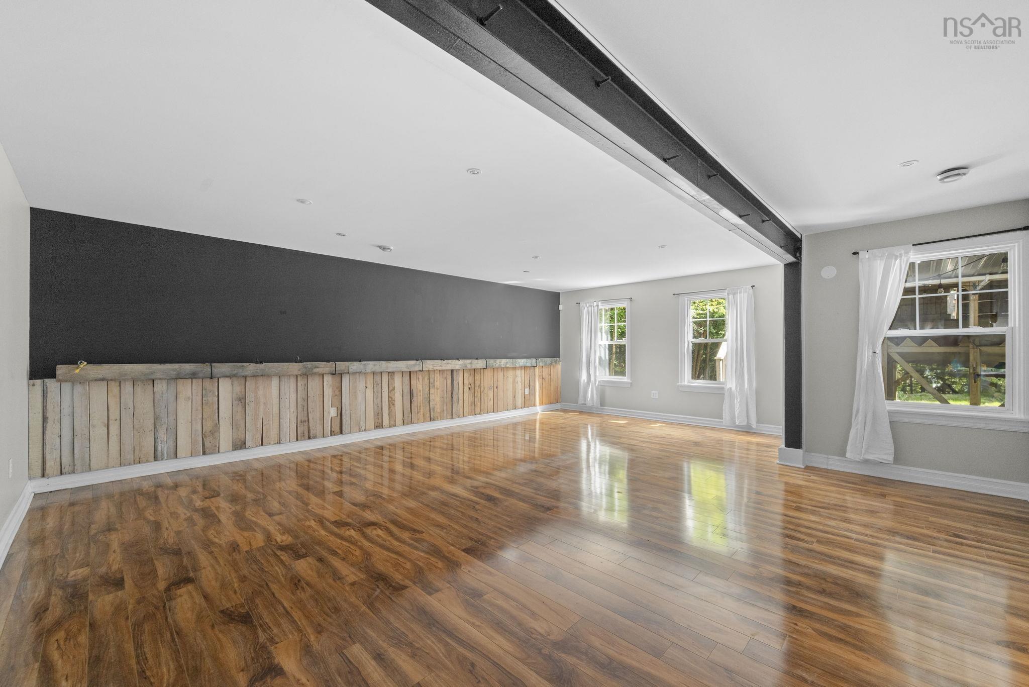 510 Gleneagles Drive photo #32