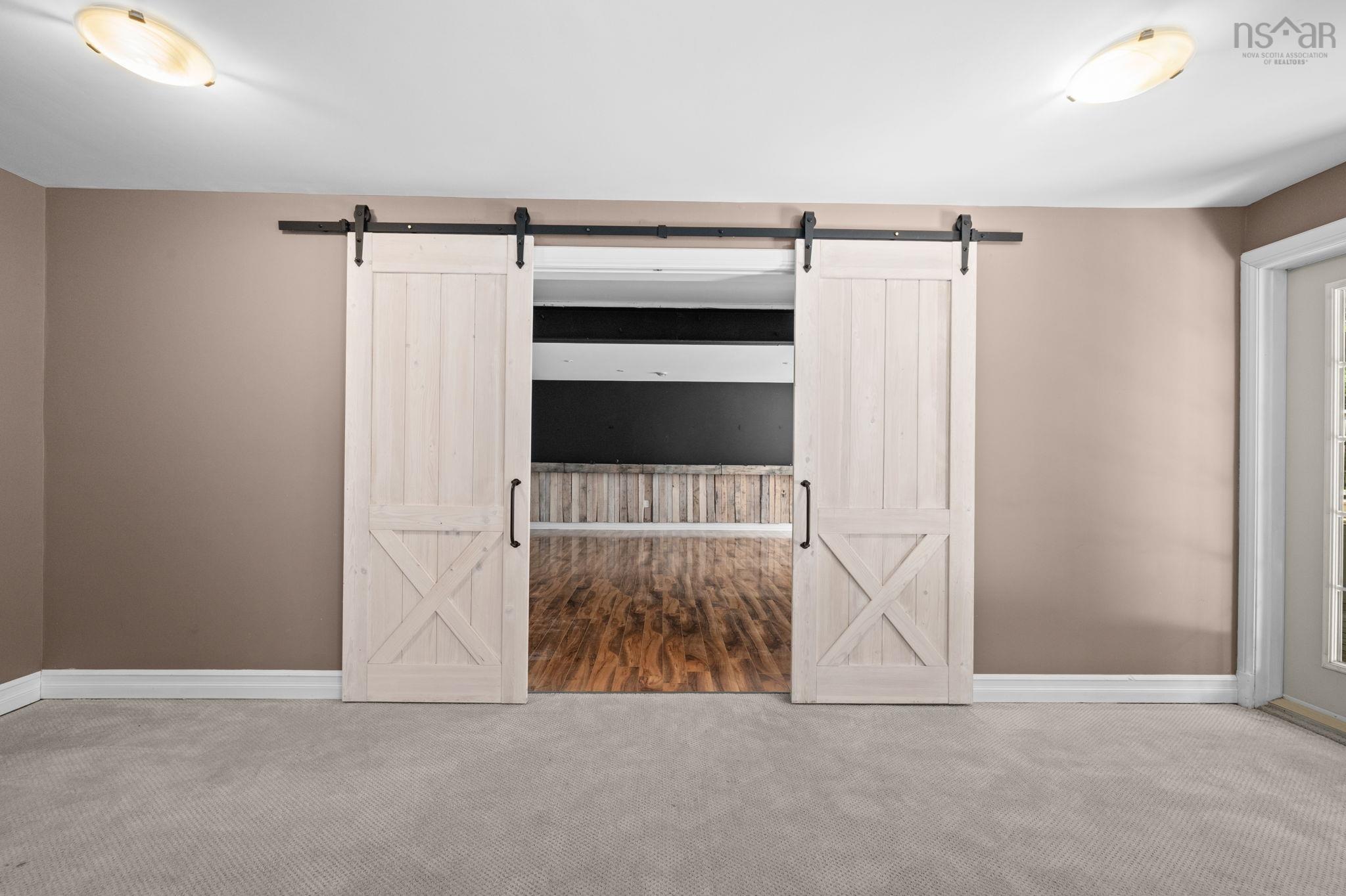 510 Gleneagles Drive photo #33