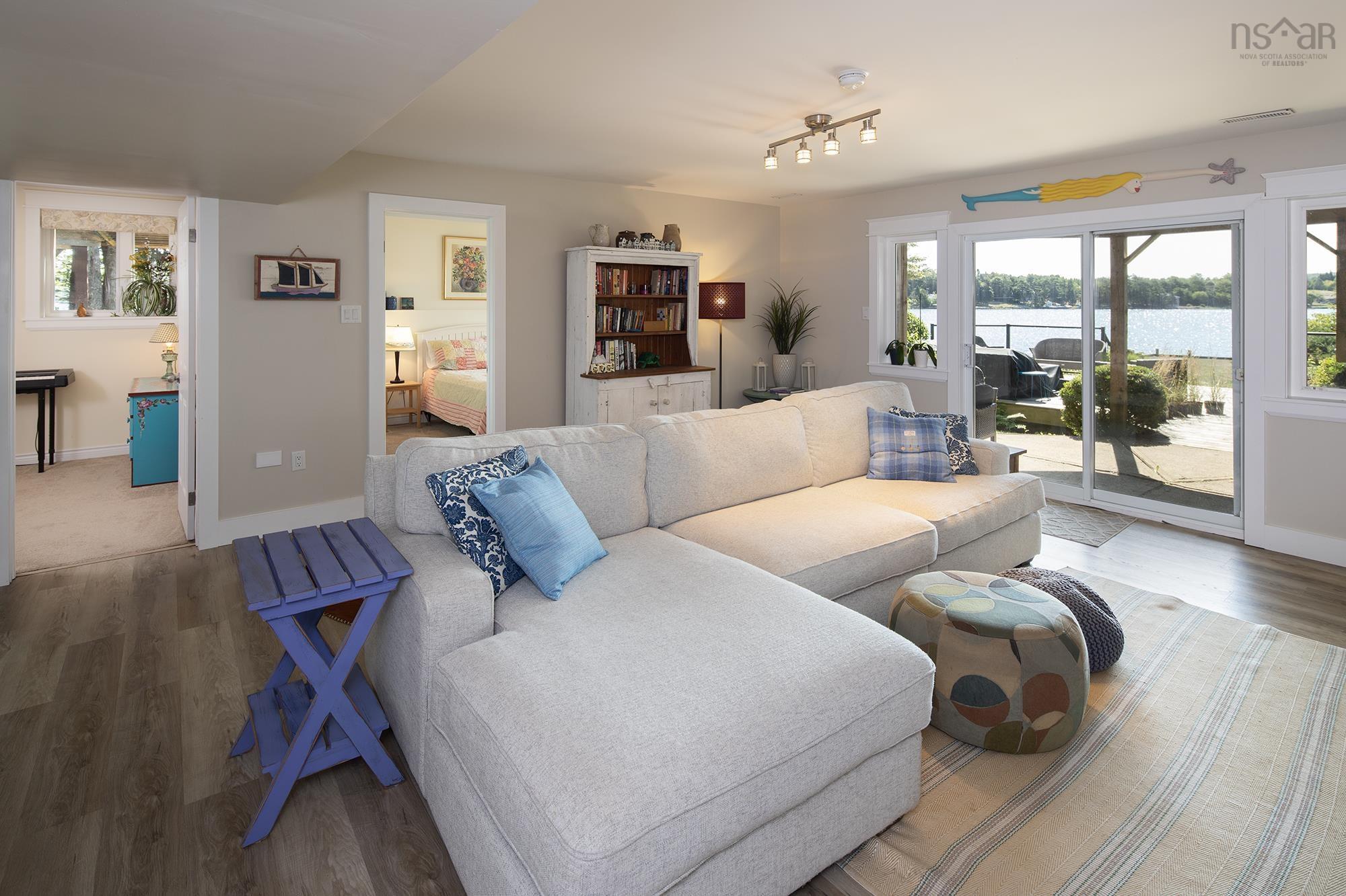 156 Parklea Drive photo #30