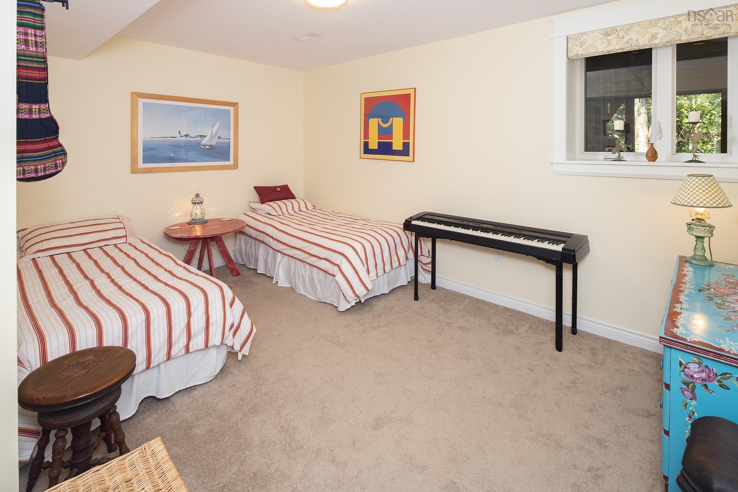 156 Parklea Drive photo #32