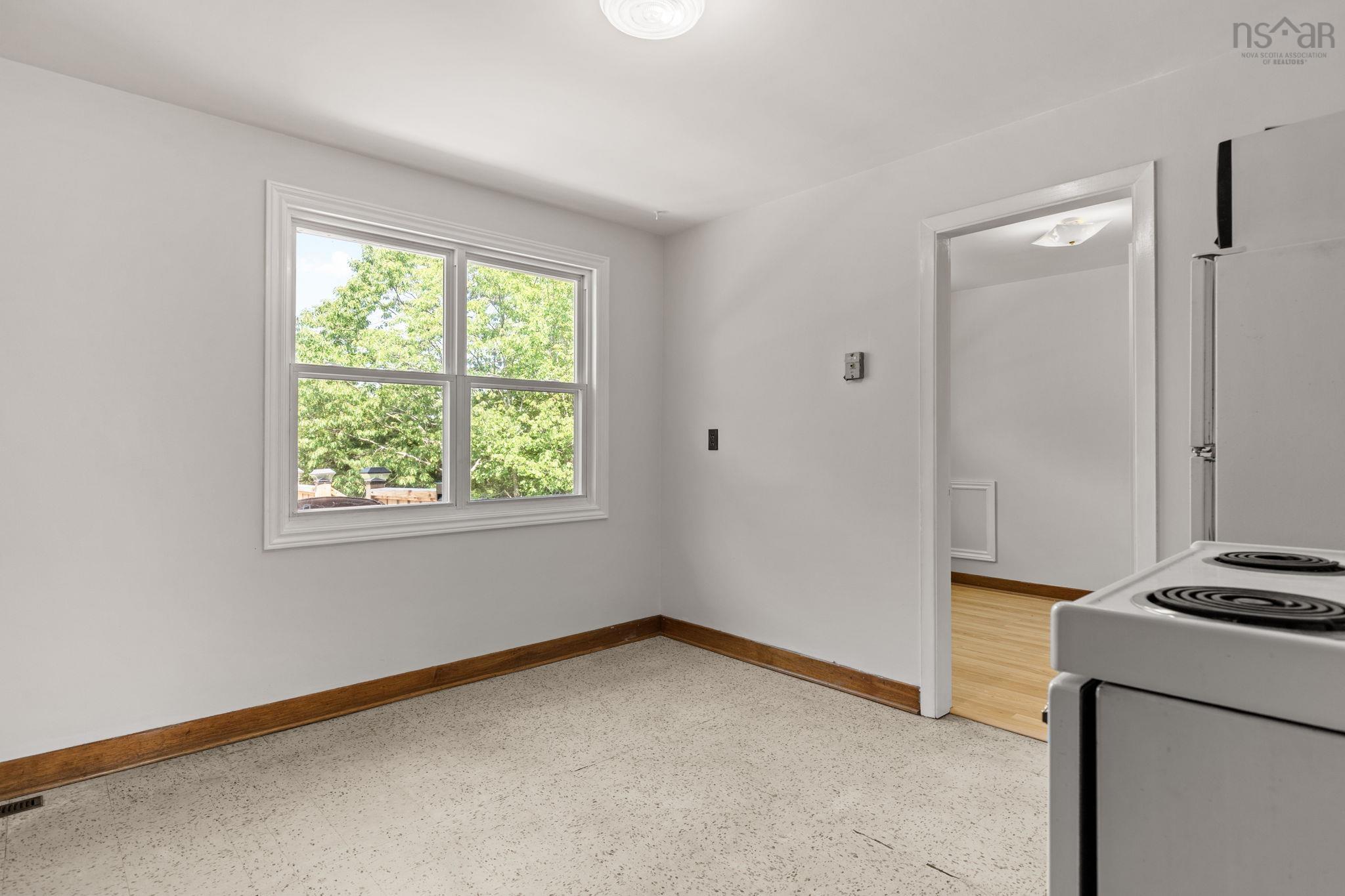 13 Glenmont Avenue photo #11