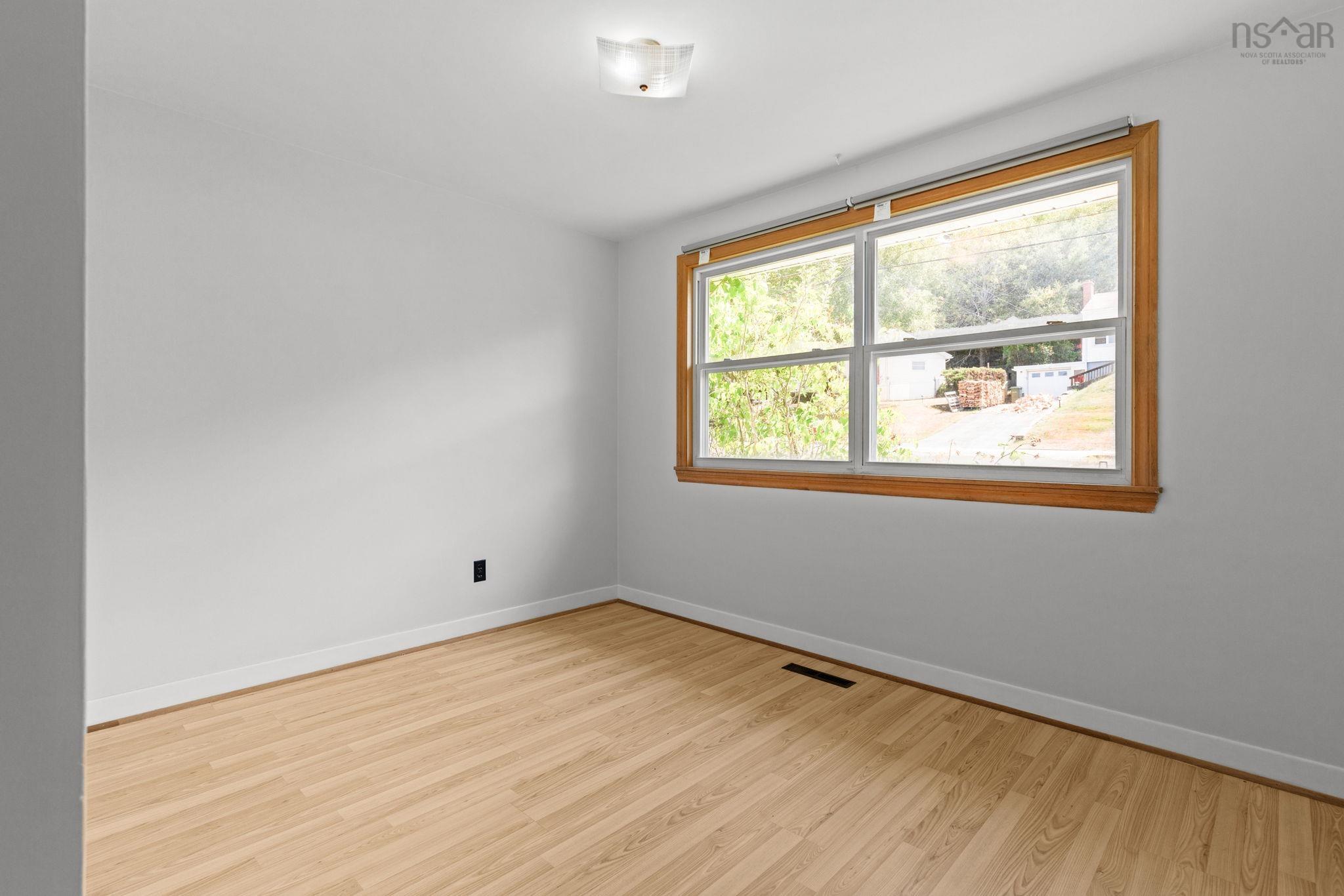 13 Glenmont Avenue photo #19