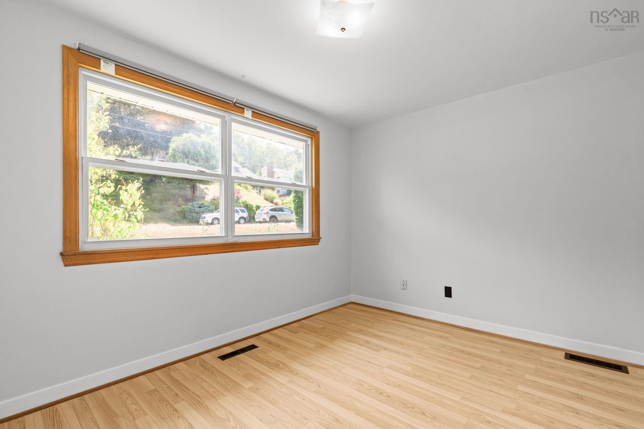 13 Glenmont Avenue photo #21