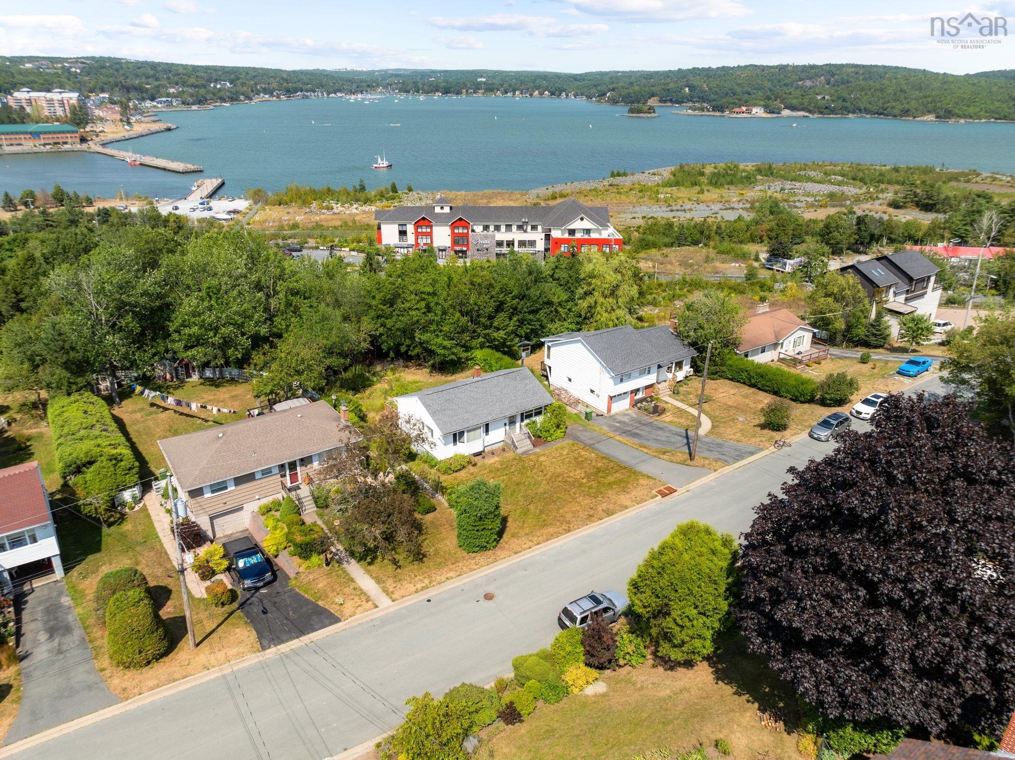 13 Glenmont Avenue photo #33