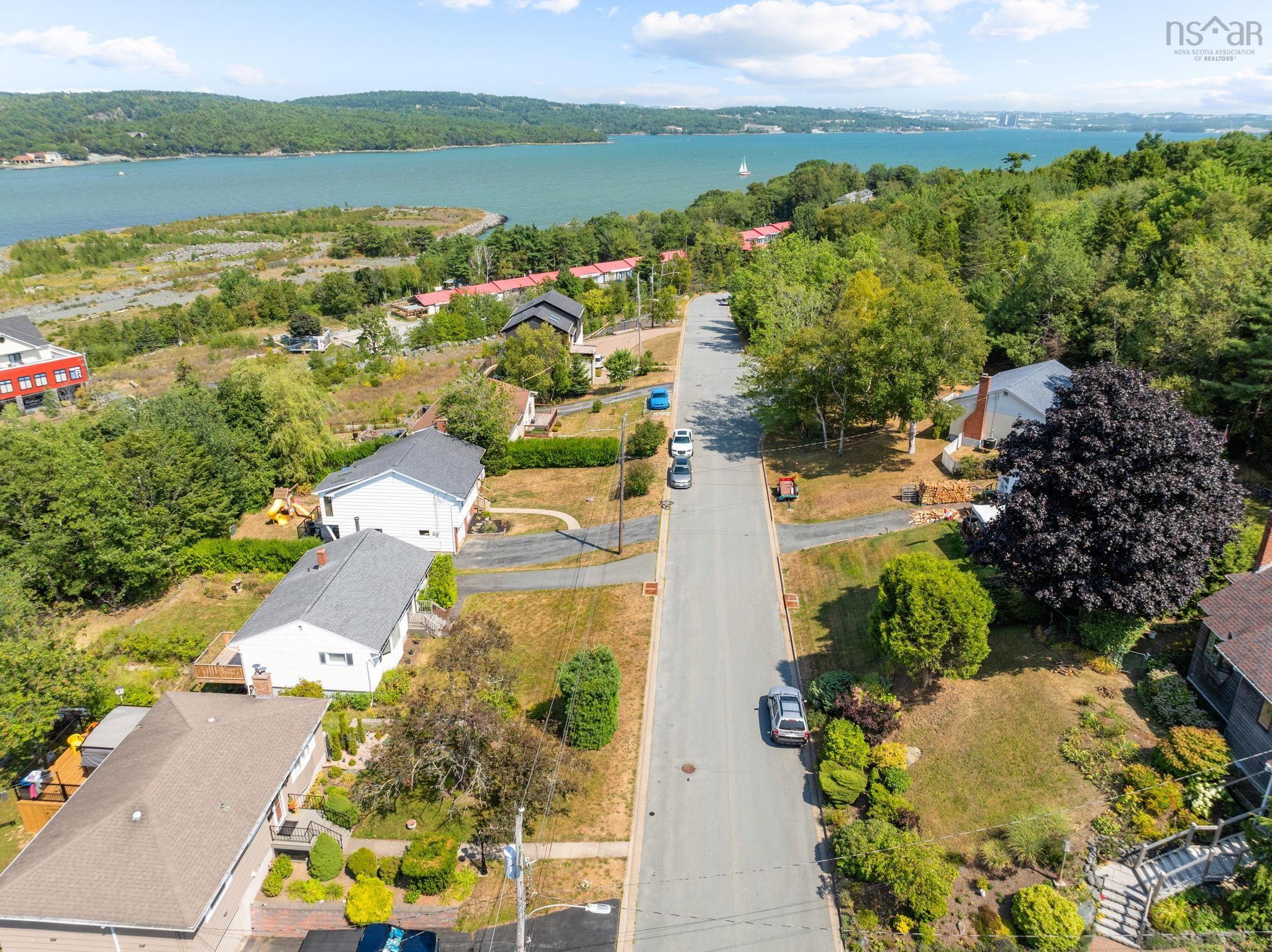 13 Glenmont Avenue photo #34