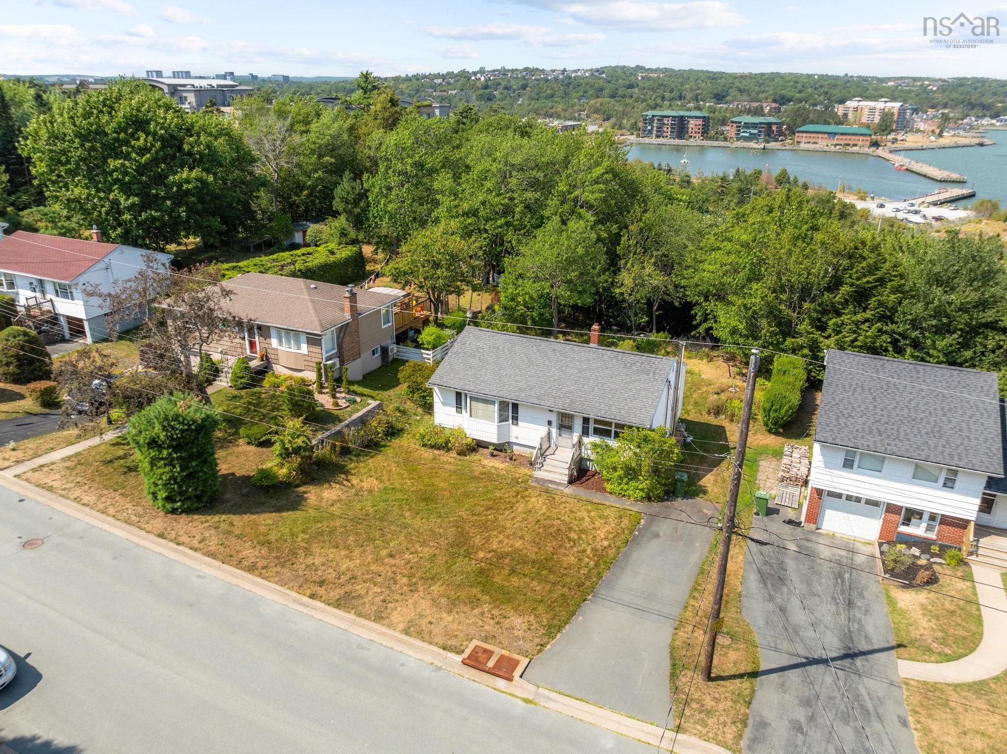 13 Glenmont Avenue photo #40