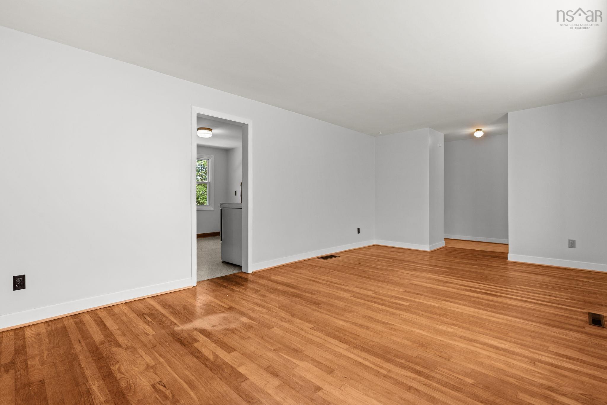 13 Glenmont Avenue photo #7