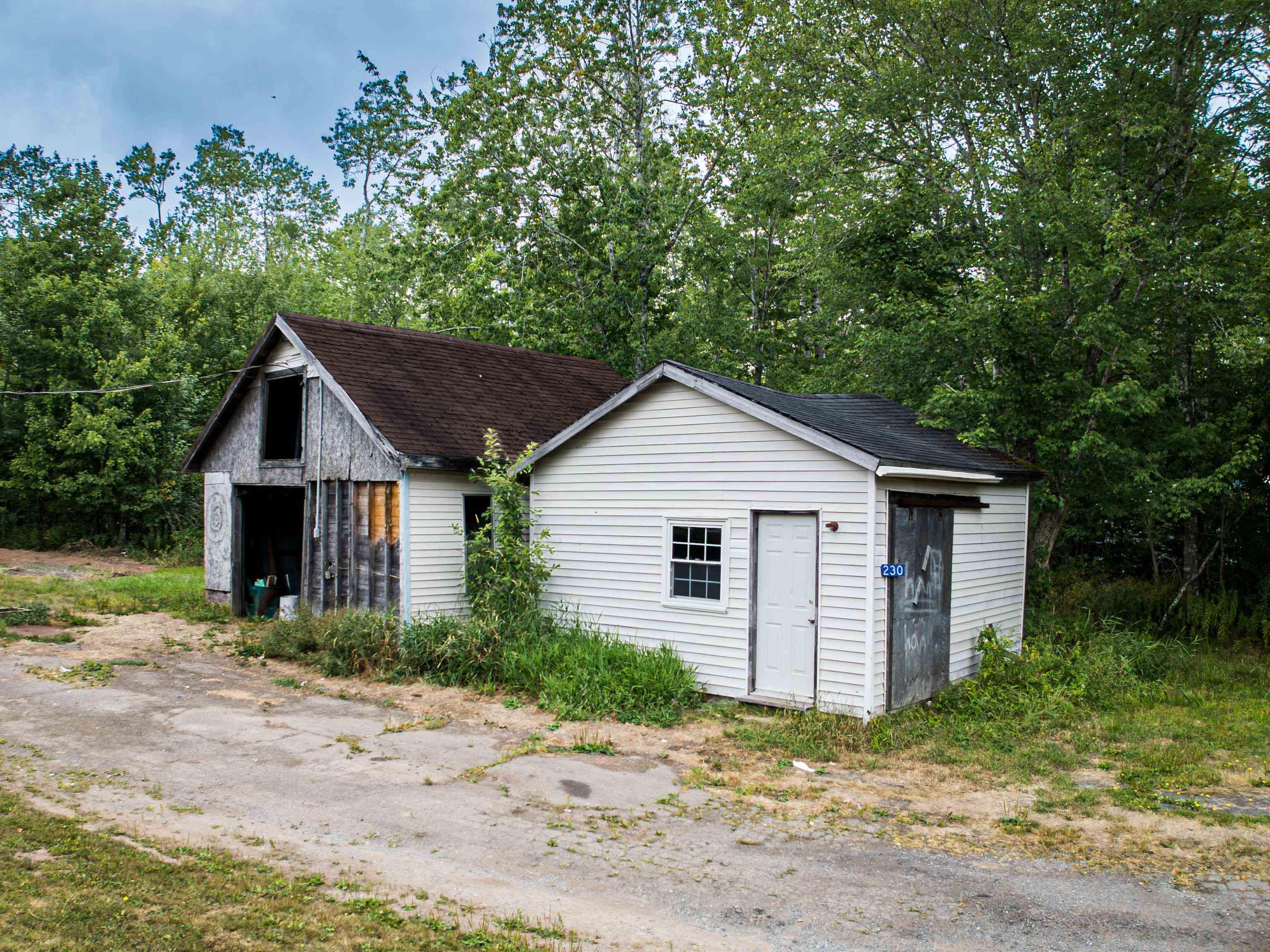 230 Logan Road photo #4