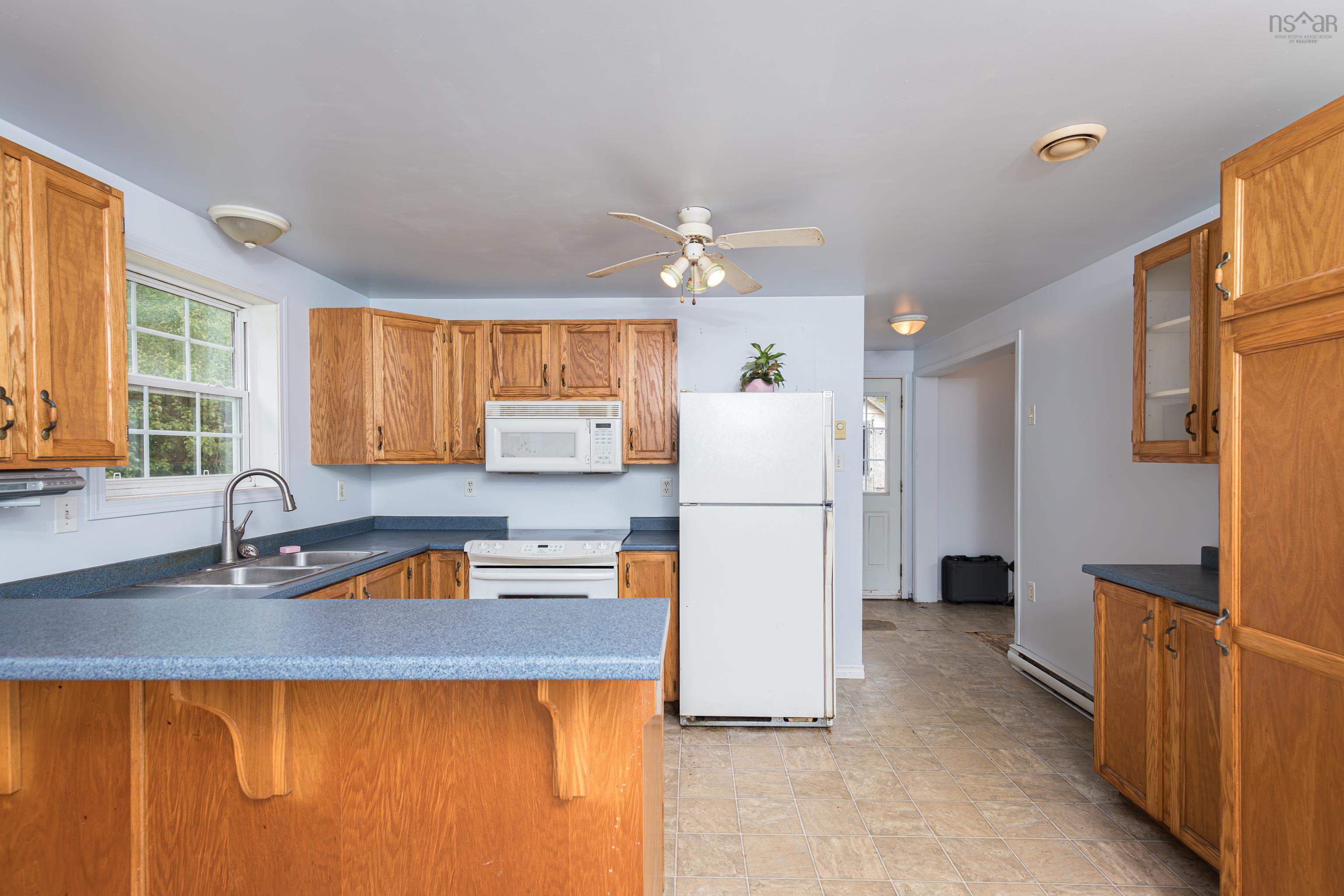 230 Logan Road photo #6