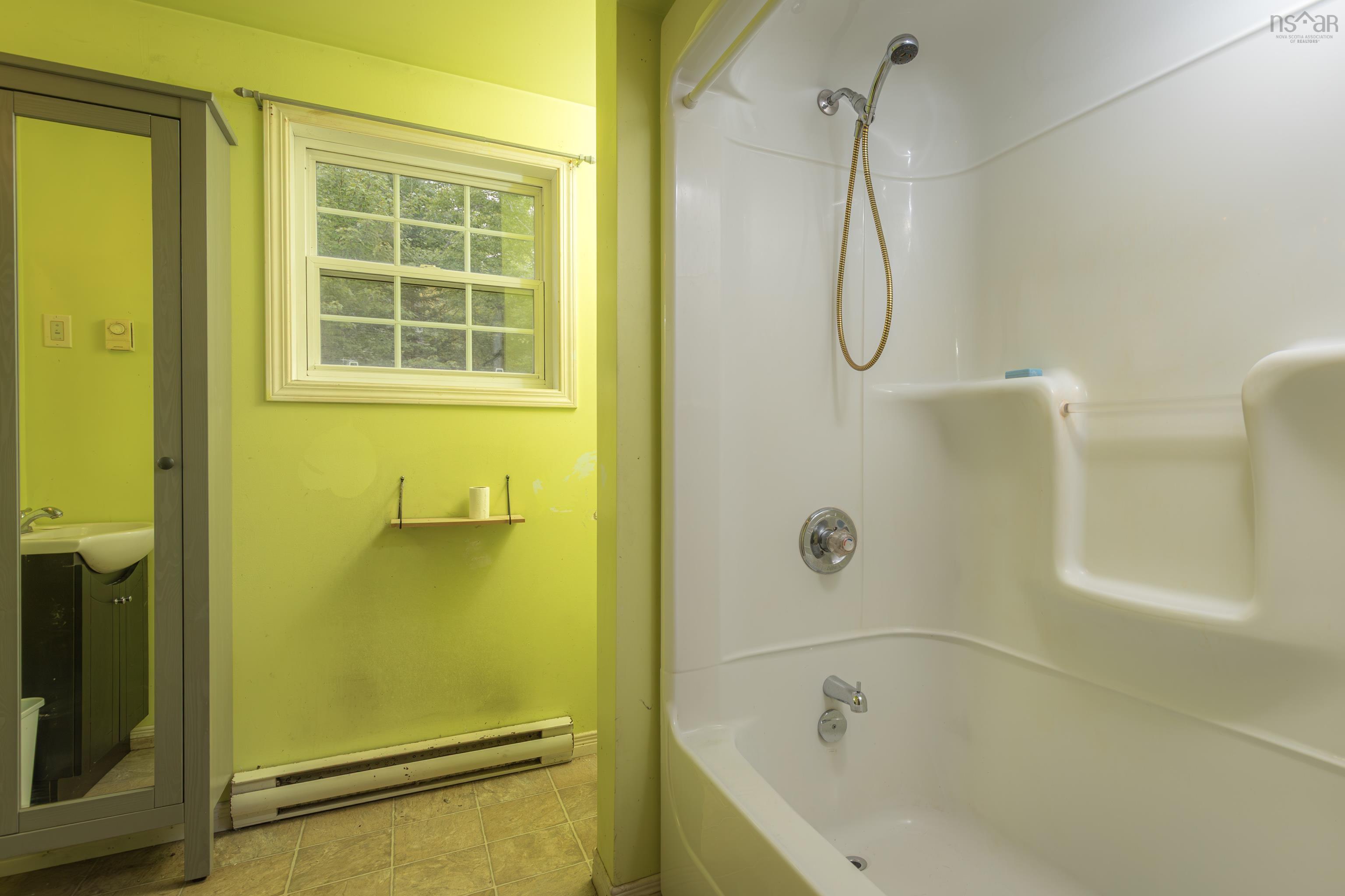 230 Logan Road photo #9