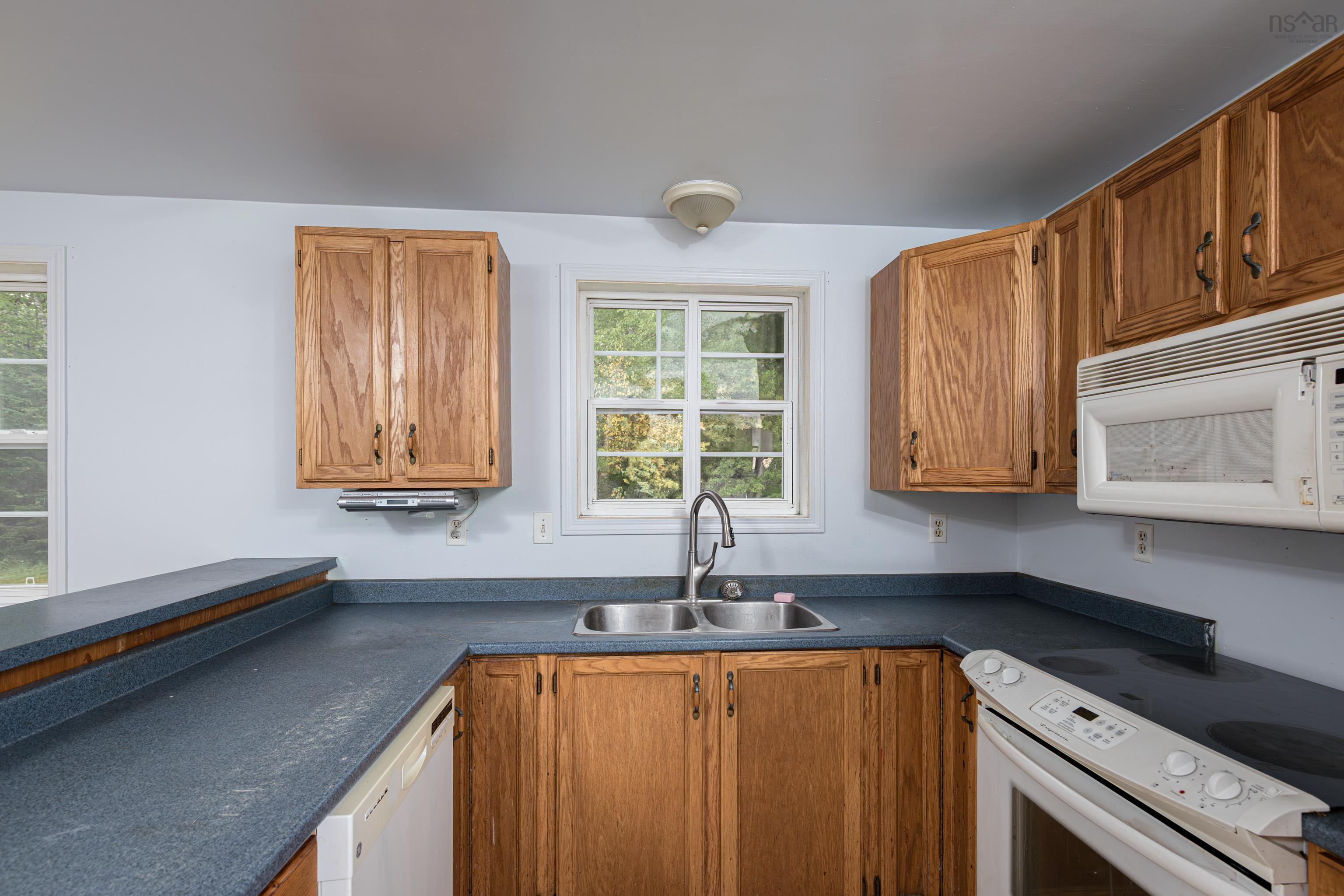 230 Logan Road photo #10