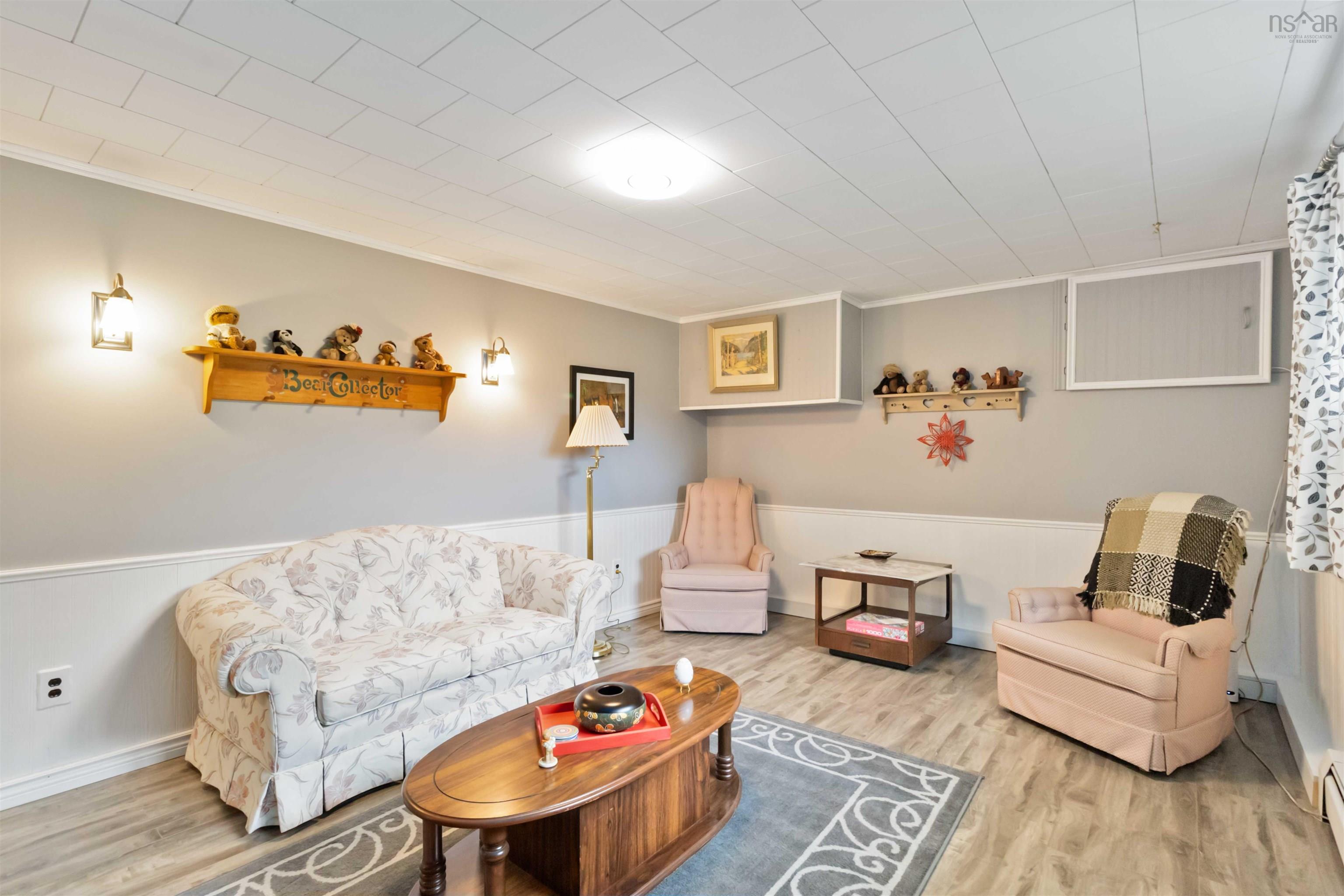 1 Patricia Place photo #14