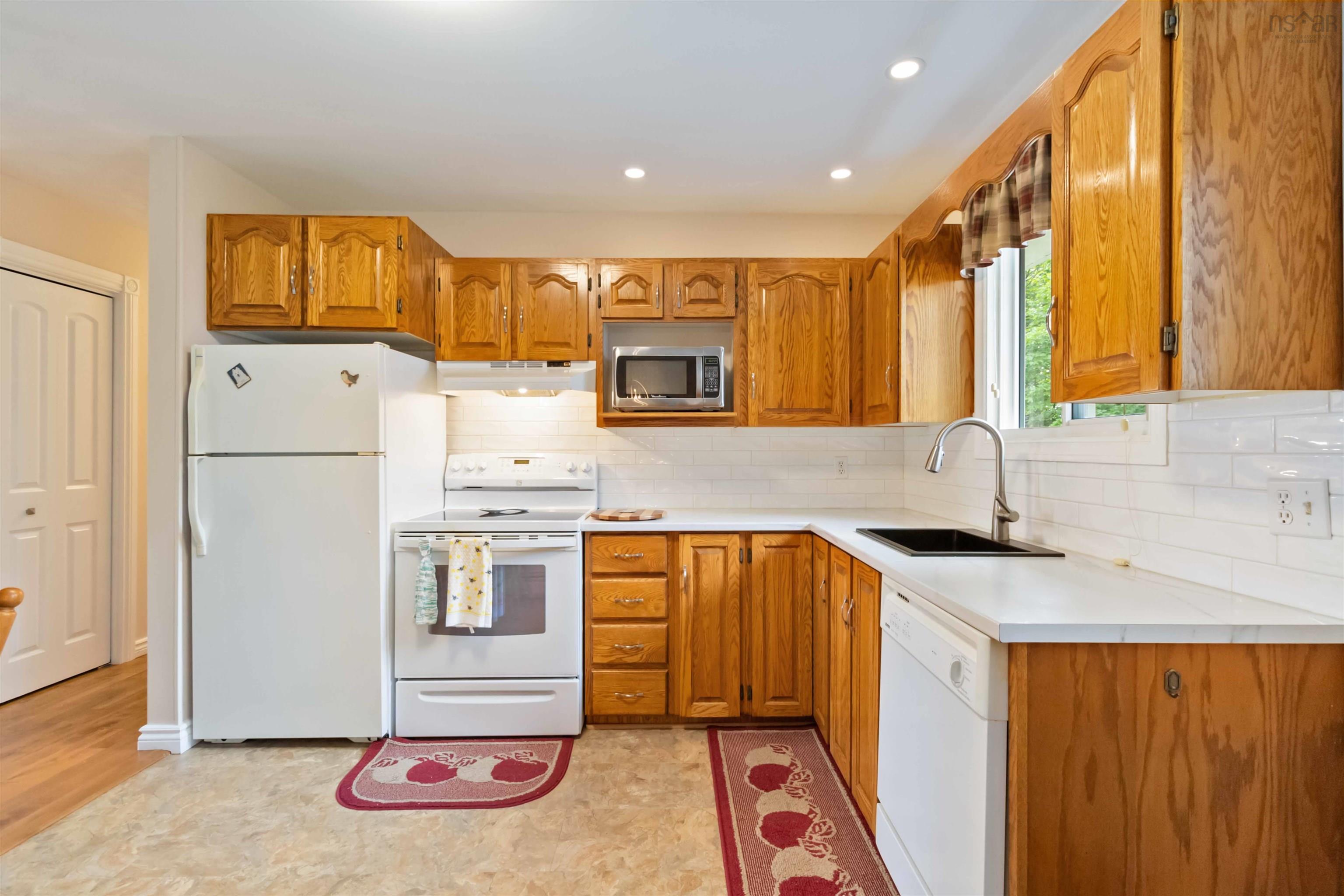 1 Patricia Place photo #7