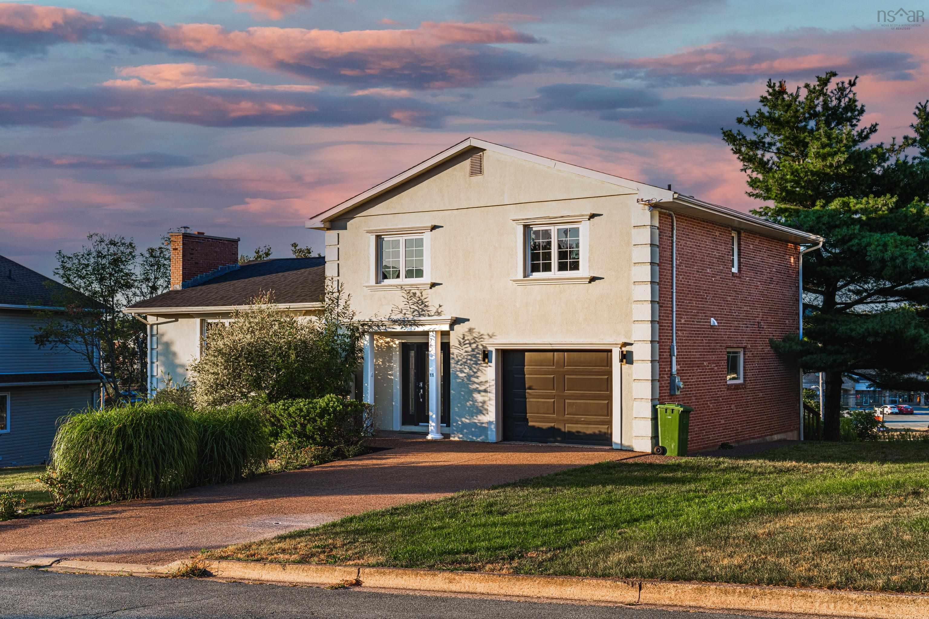 11 Laurentian Drive photo #2