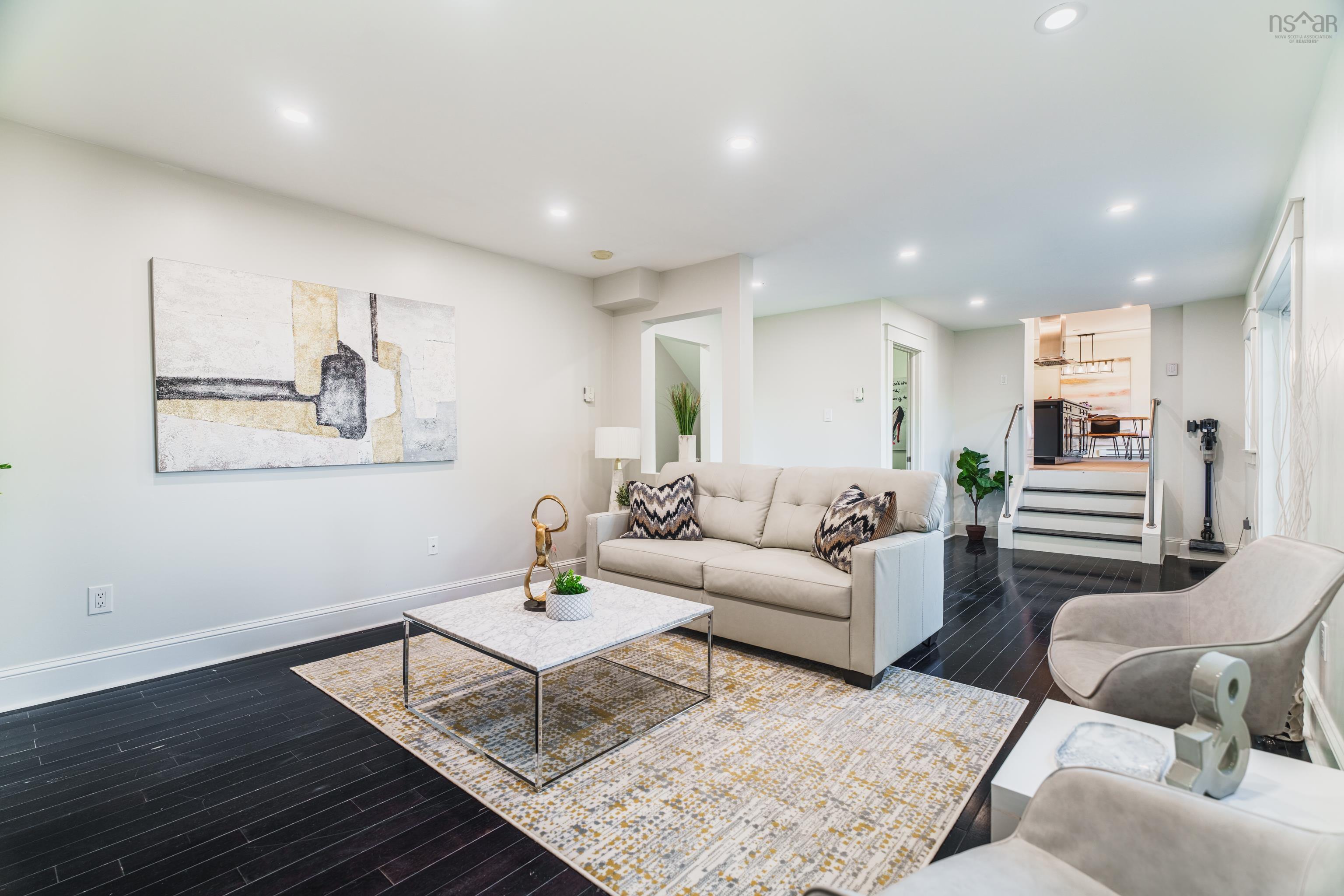 11 Laurentian Drive photo #16