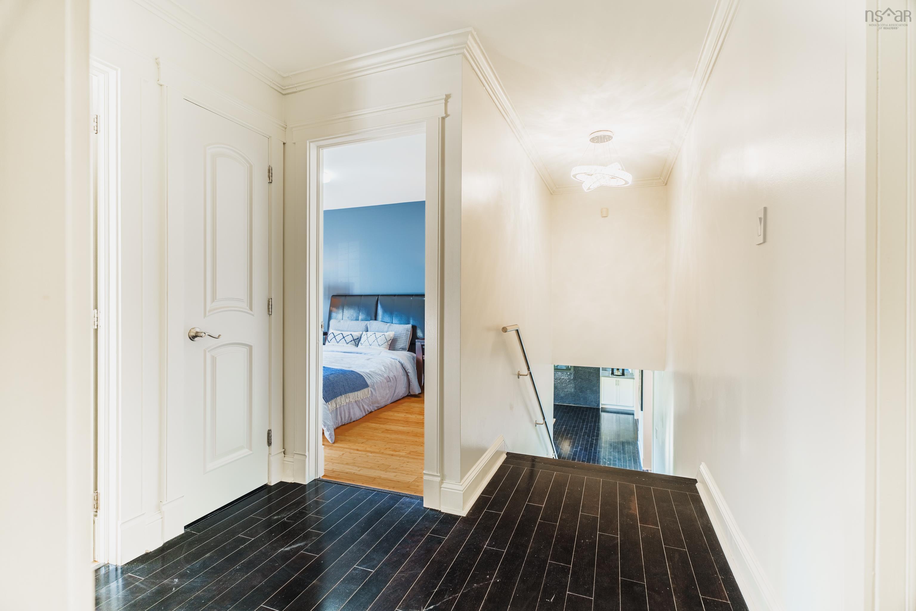 11 Laurentian Drive photo #20