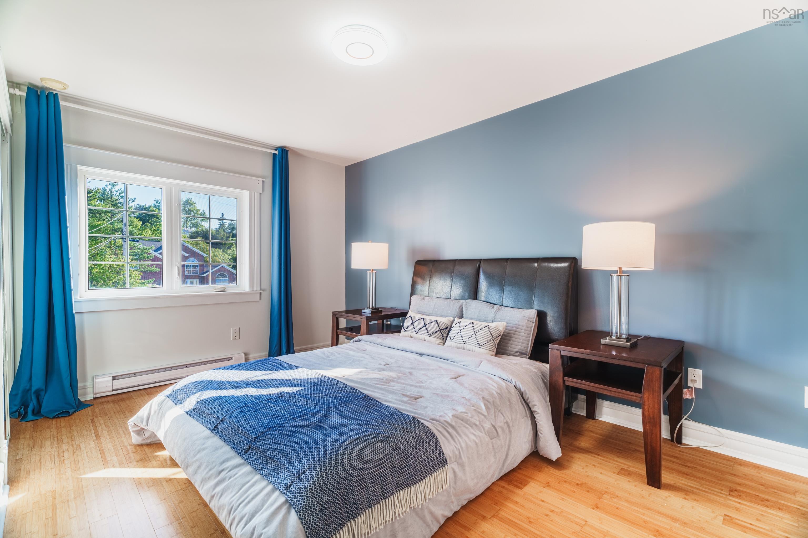 11 Laurentian Drive photo #28