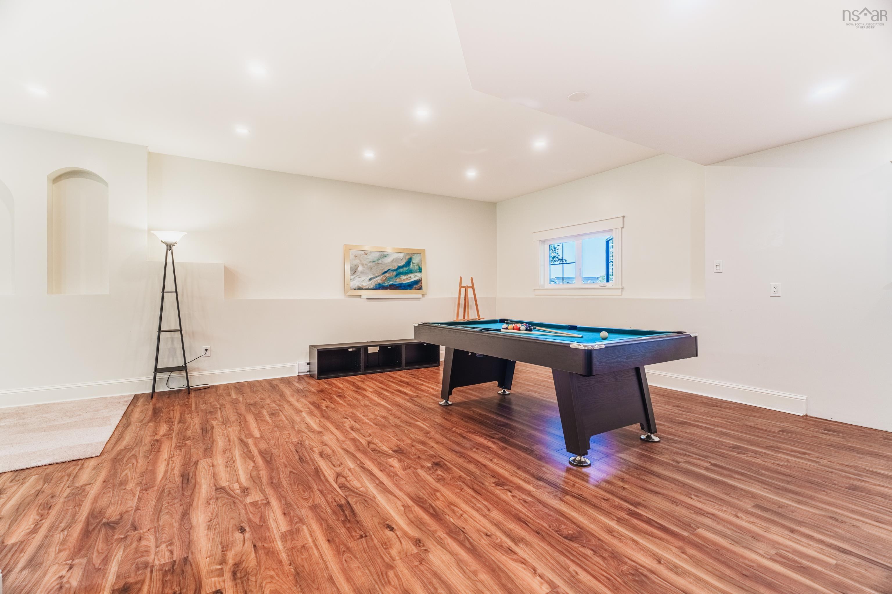 11 Laurentian Drive photo #32