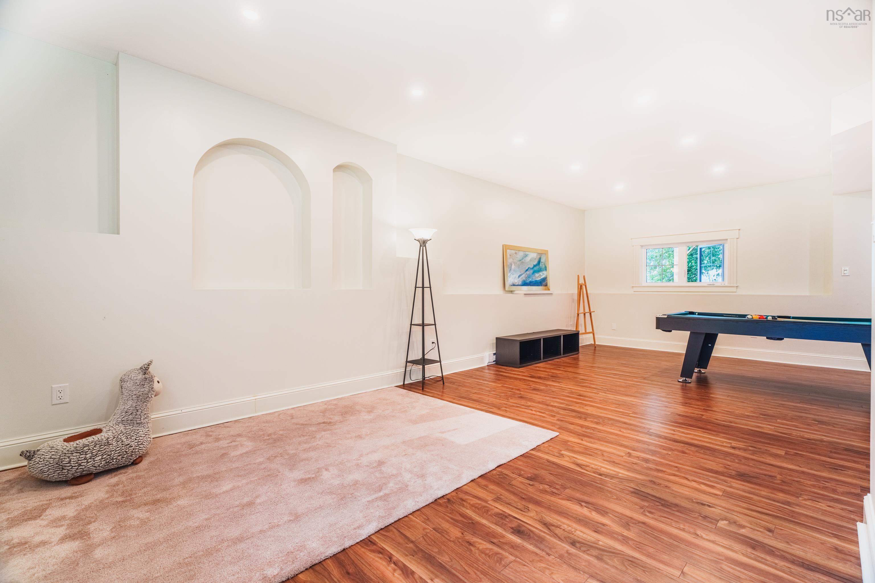 11 Laurentian Drive photo #33