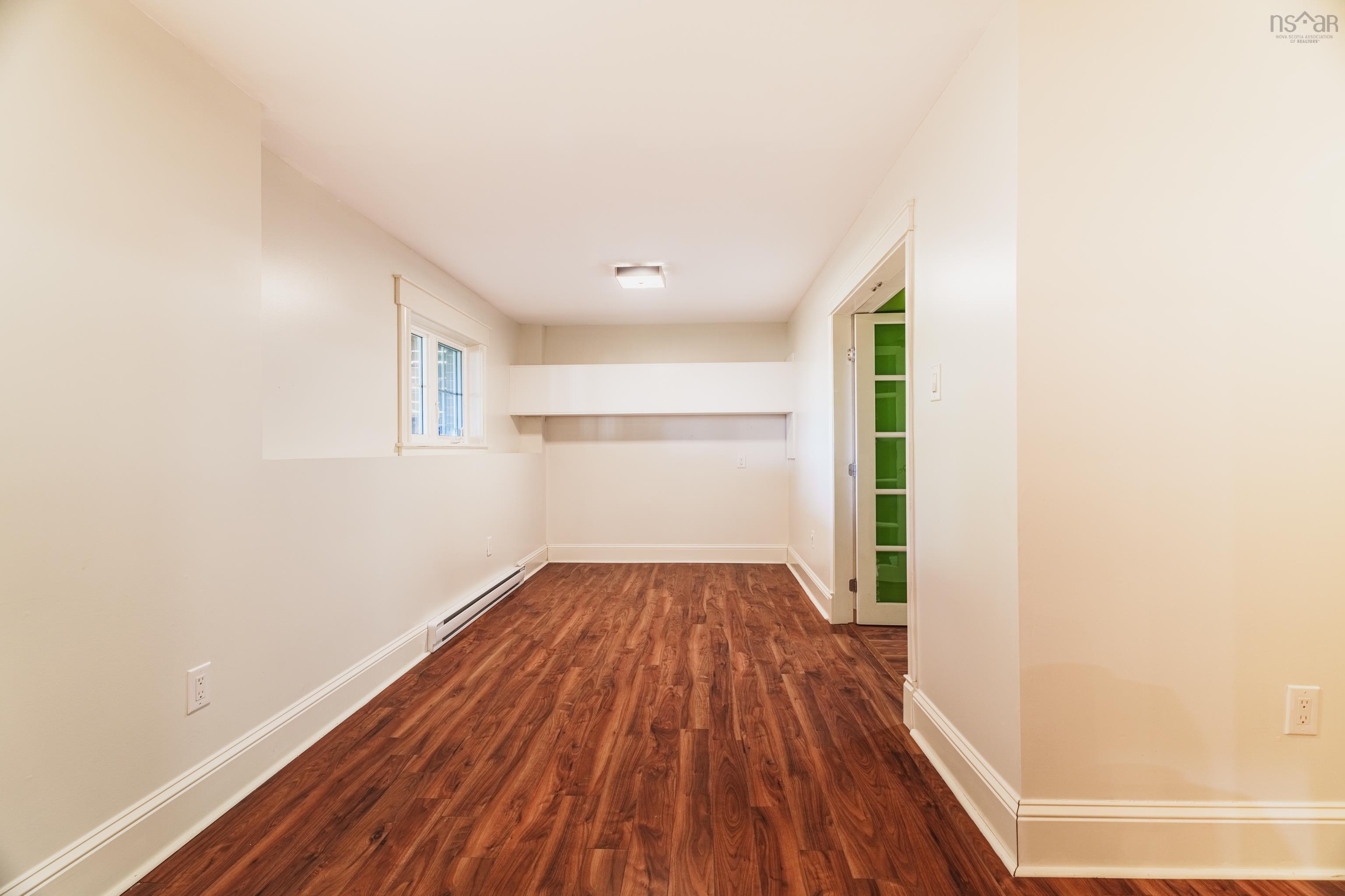 11 Laurentian Drive photo #36