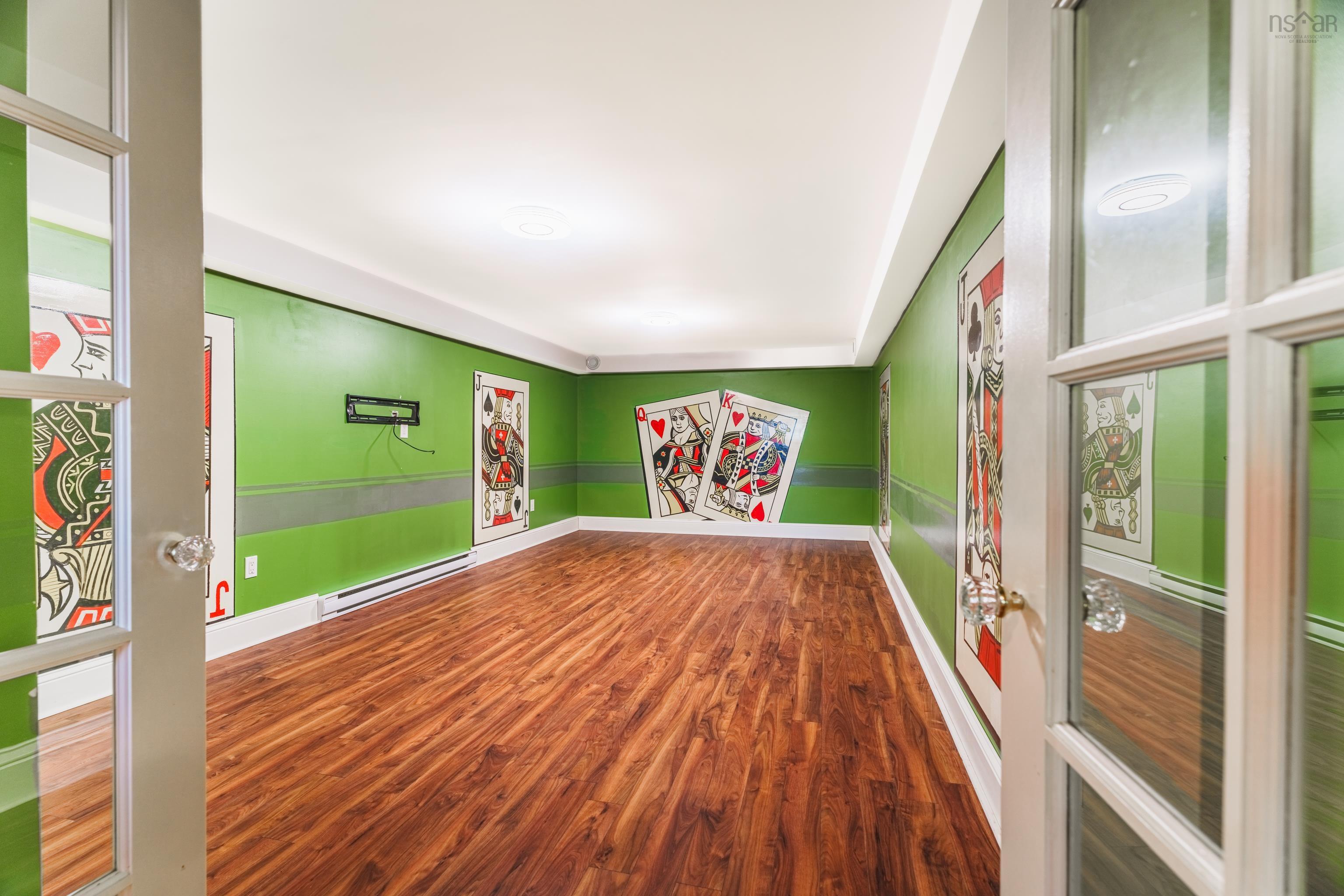 11 Laurentian Drive photo #38