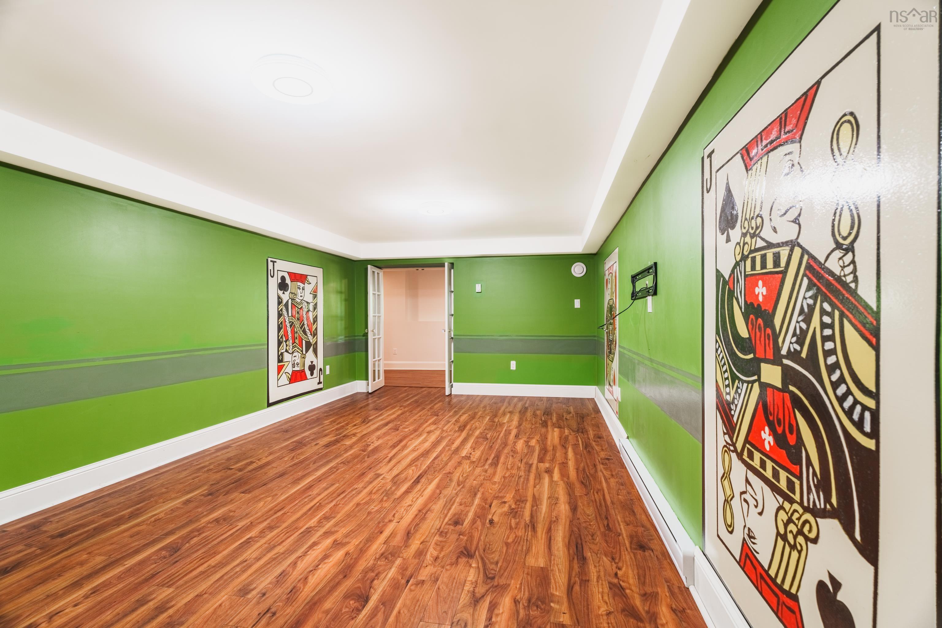 11 Laurentian Drive photo #39