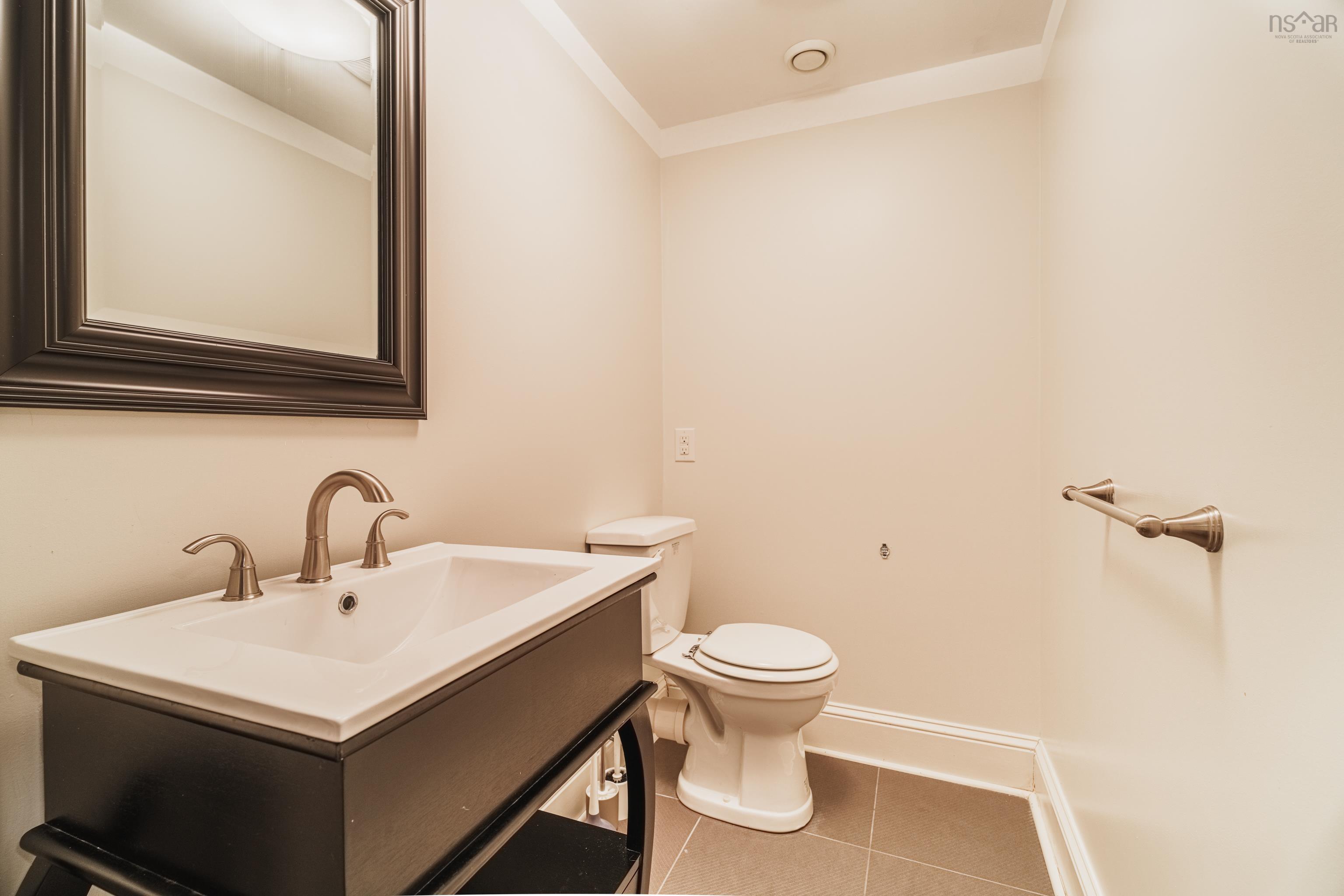 11 Laurentian Drive photo #40