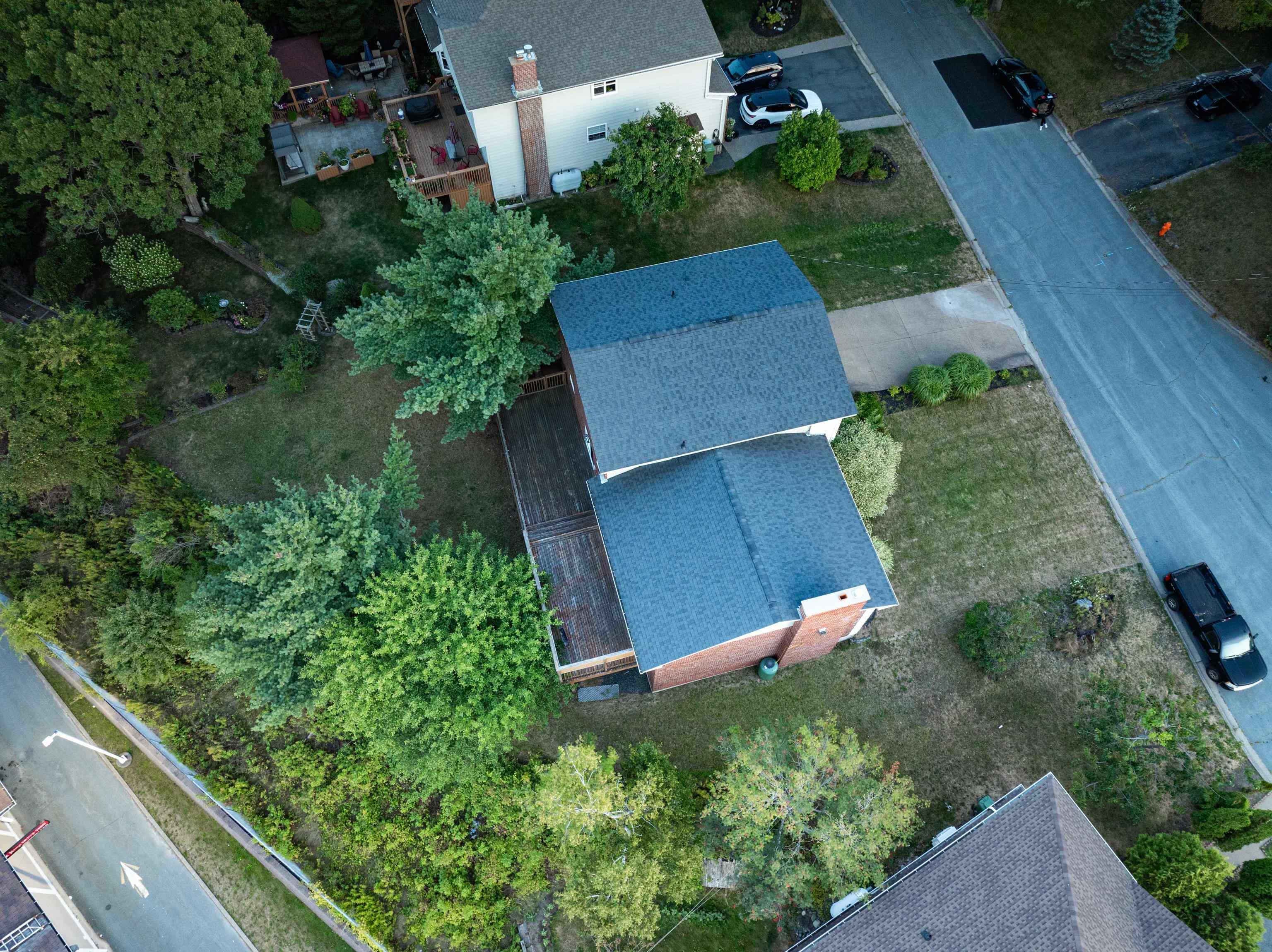 11 Laurentian Drive photo #41