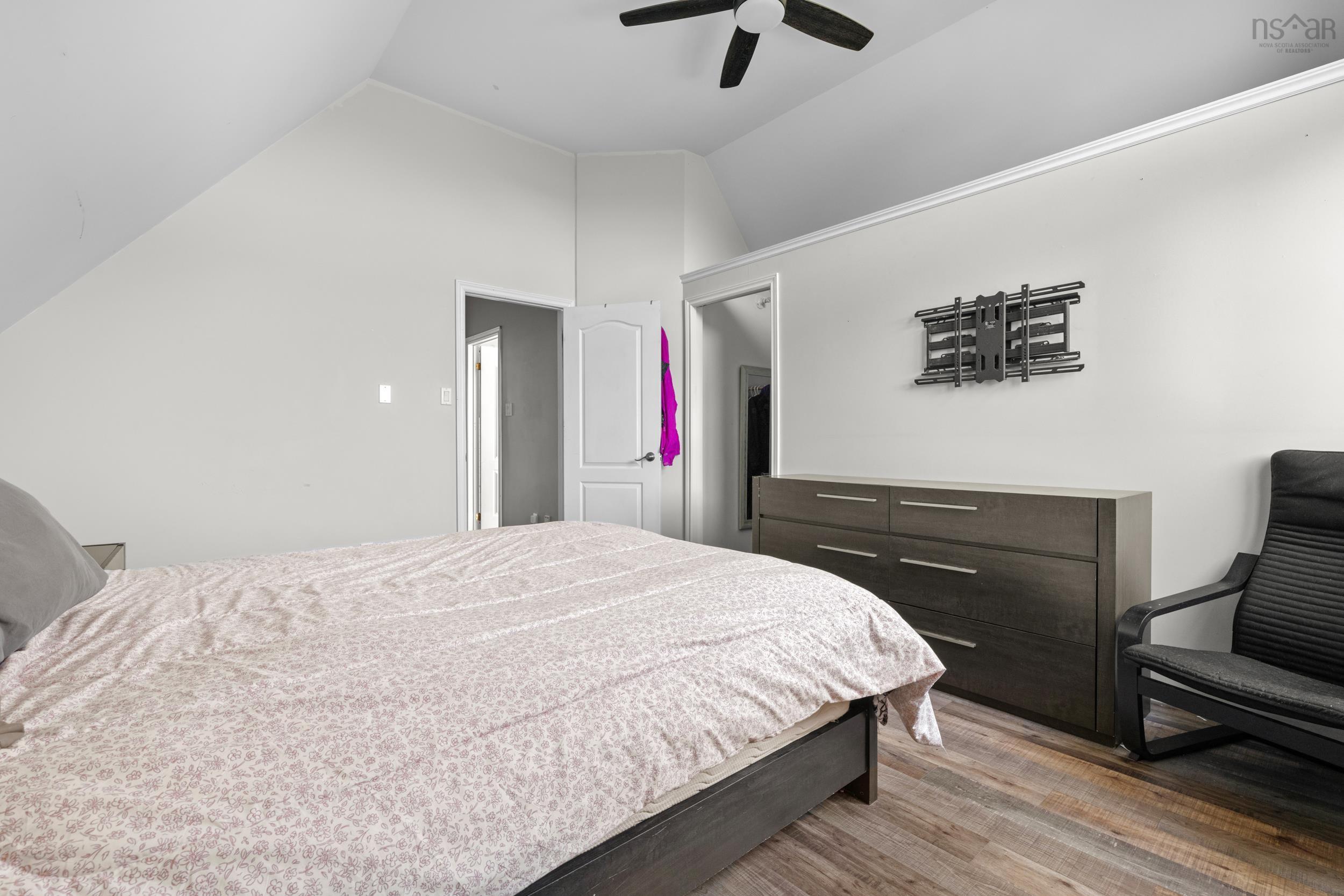 327 East Petpeswick Road photo #24