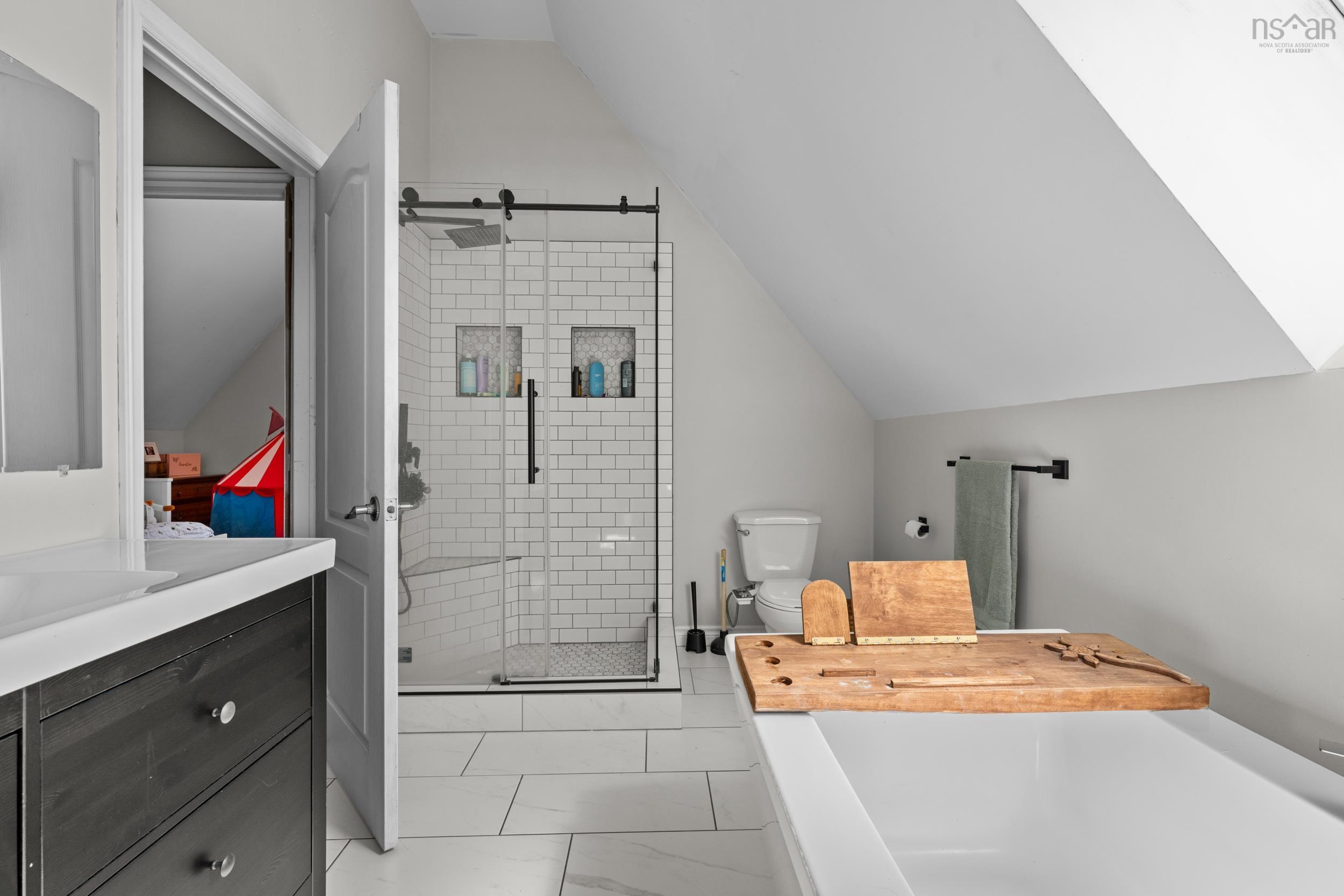 327 East Petpeswick Road photo #25