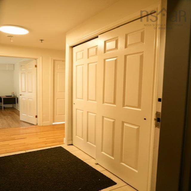 104 131 Farnham Gate Road photo #11