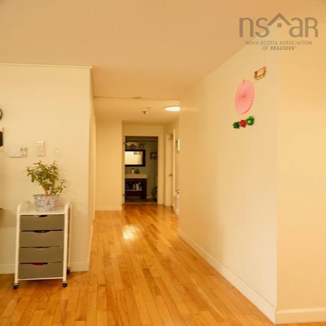 104 131 Farnham Gate Road photo #13