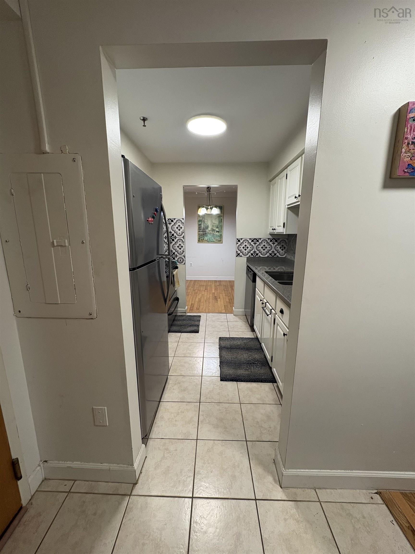 104 131 Farnham Gate Road photo #19