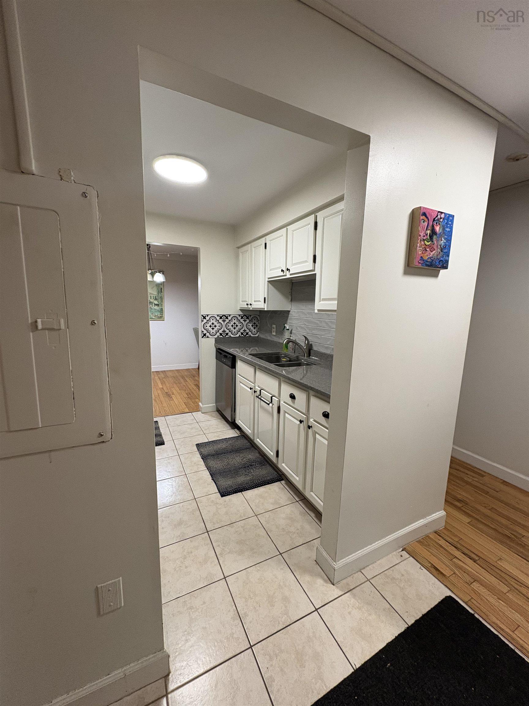 104 131 Farnham Gate Road photo #20