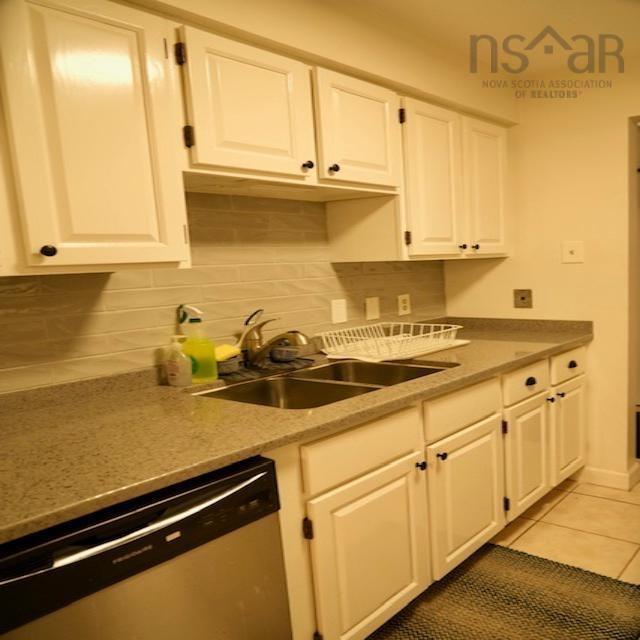 104 131 Farnham Gate Road photo #25