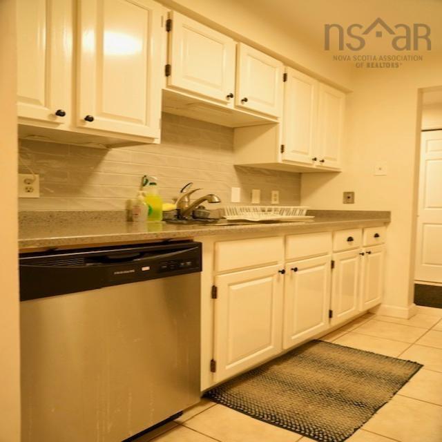 104 131 Farnham Gate Road photo #27