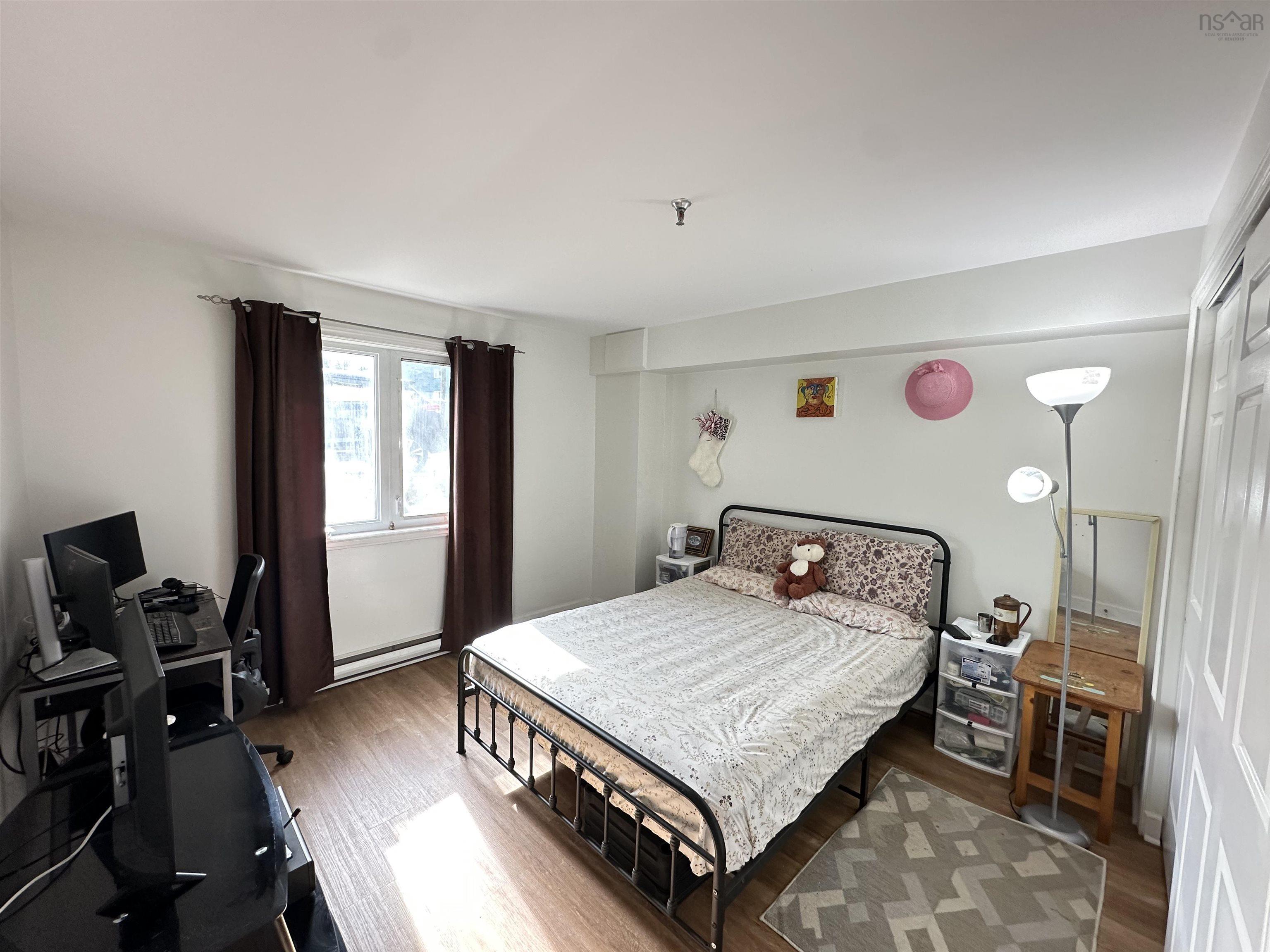 104 131 Farnham Gate Road photo #28